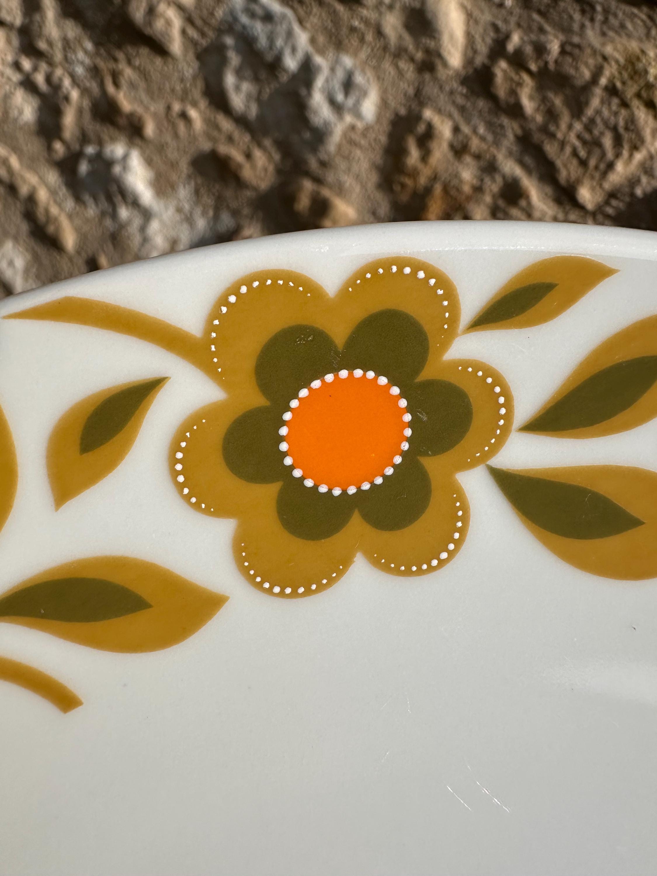 Schirnding Bavaria Cake Dish – 70s Pop-Art Style