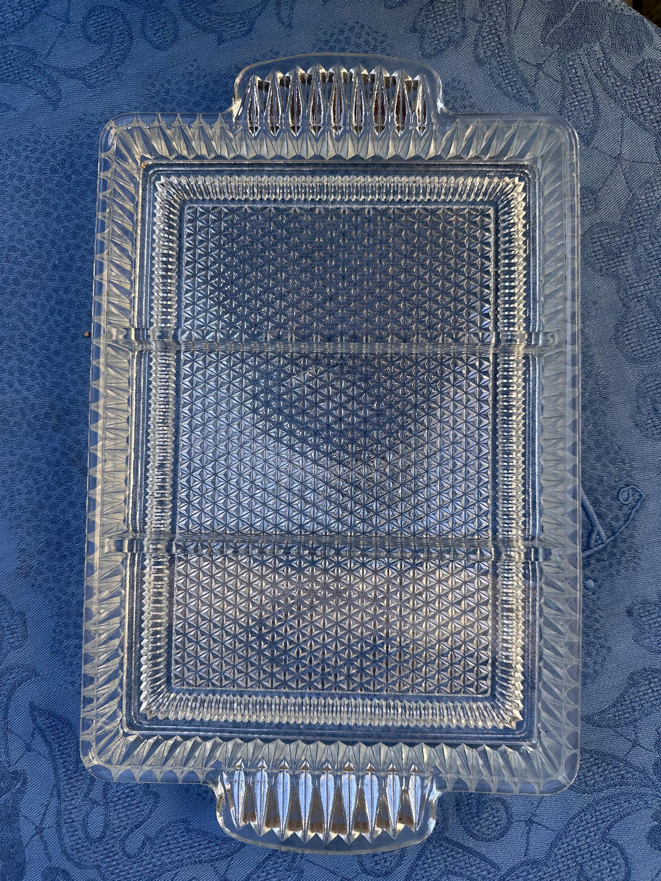 Plateau apéritif compartimenté en verre moulé Art Déco