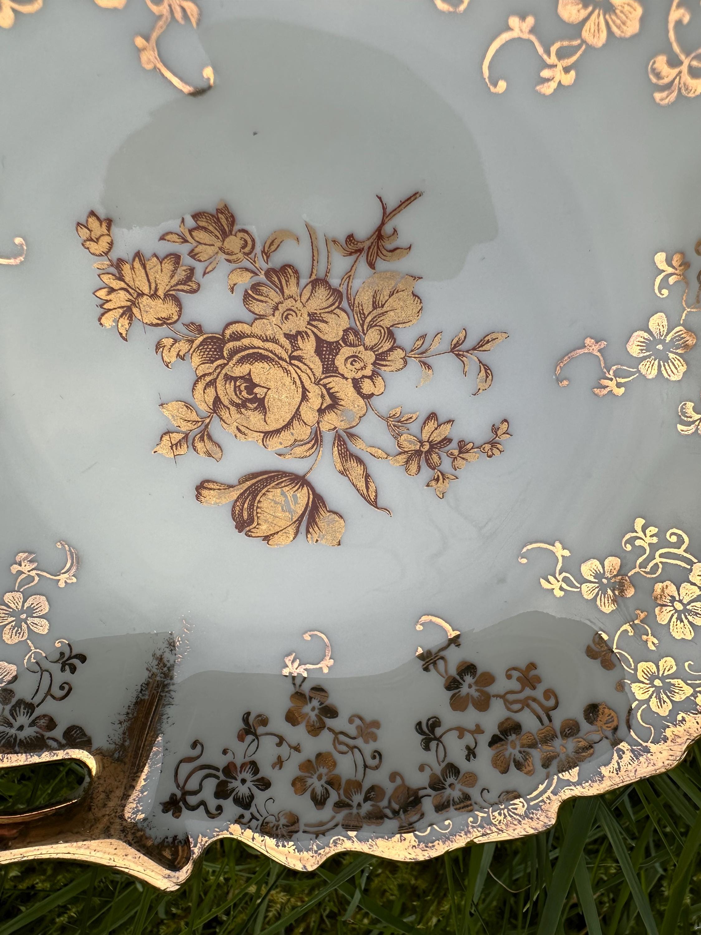 Limoges porcelain dish – Leaf shape and gilding