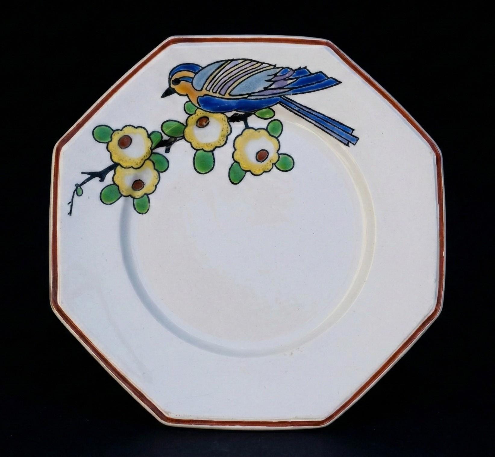 Assiette octogonale Longwy – Motif oiseau Art Déco