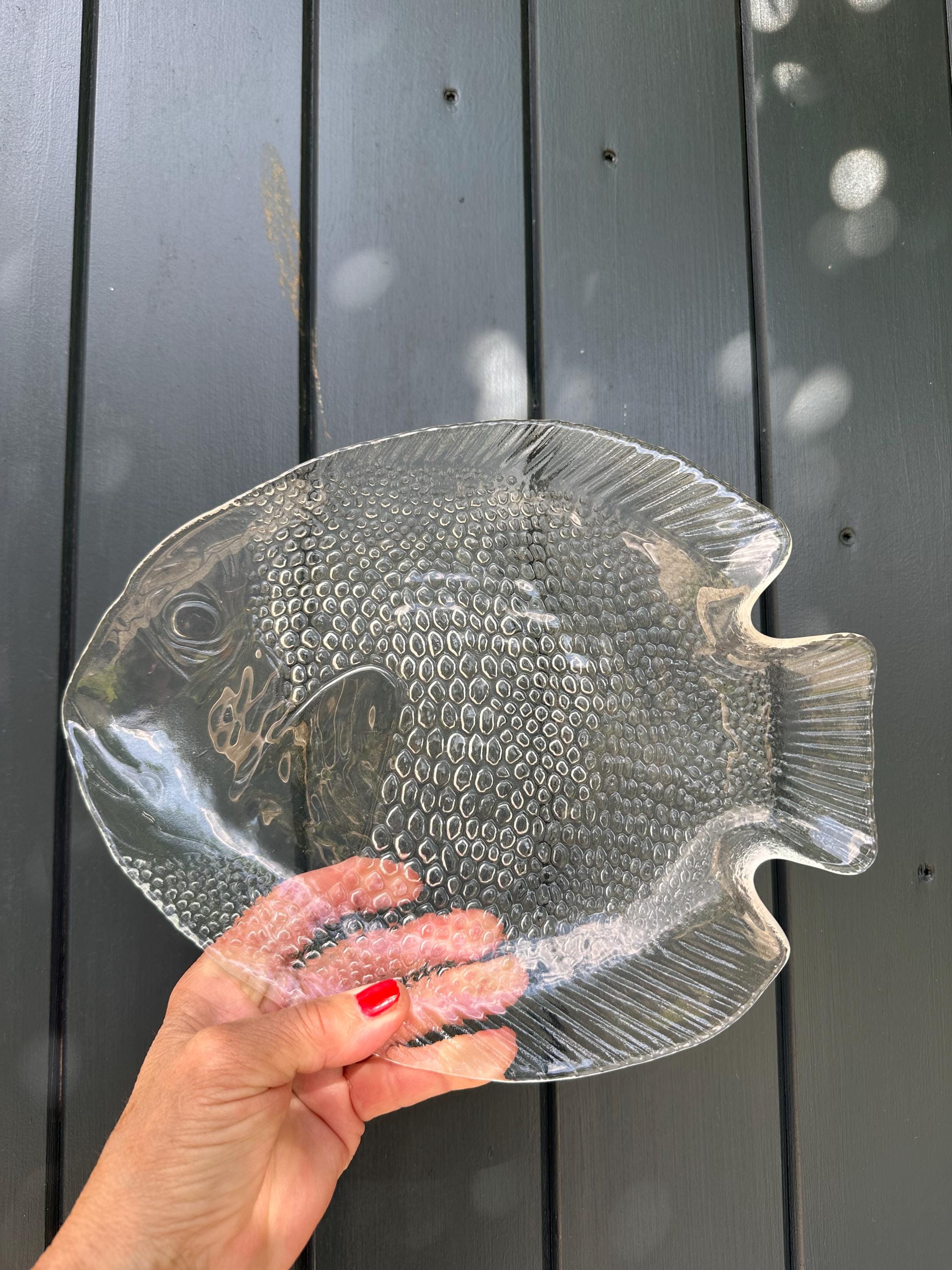 Vintage Arcoroc Fish Set – 1 large platter and 6 plates