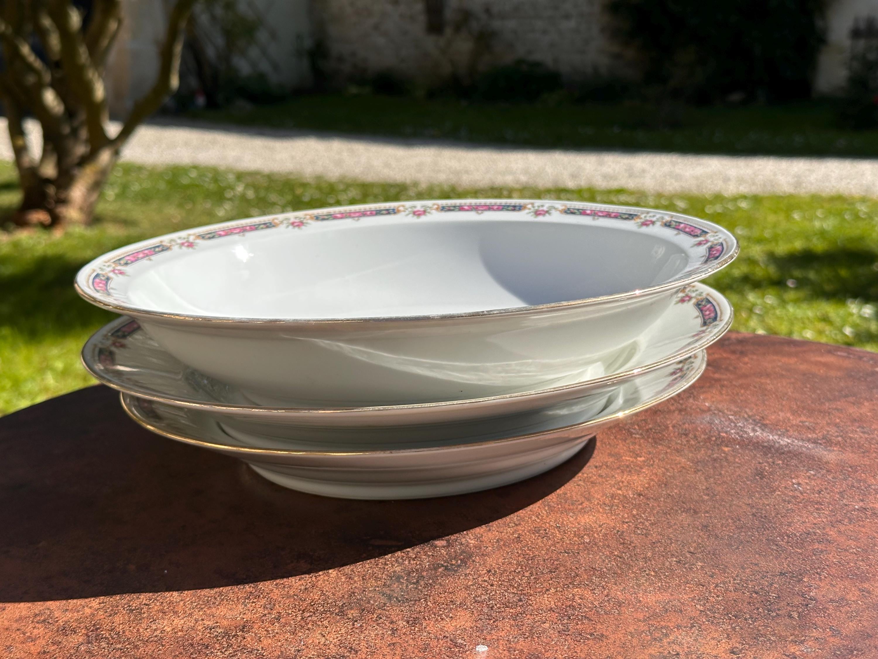 Grand plat creux Bernardaud Limoges – Porcelaine ancienne