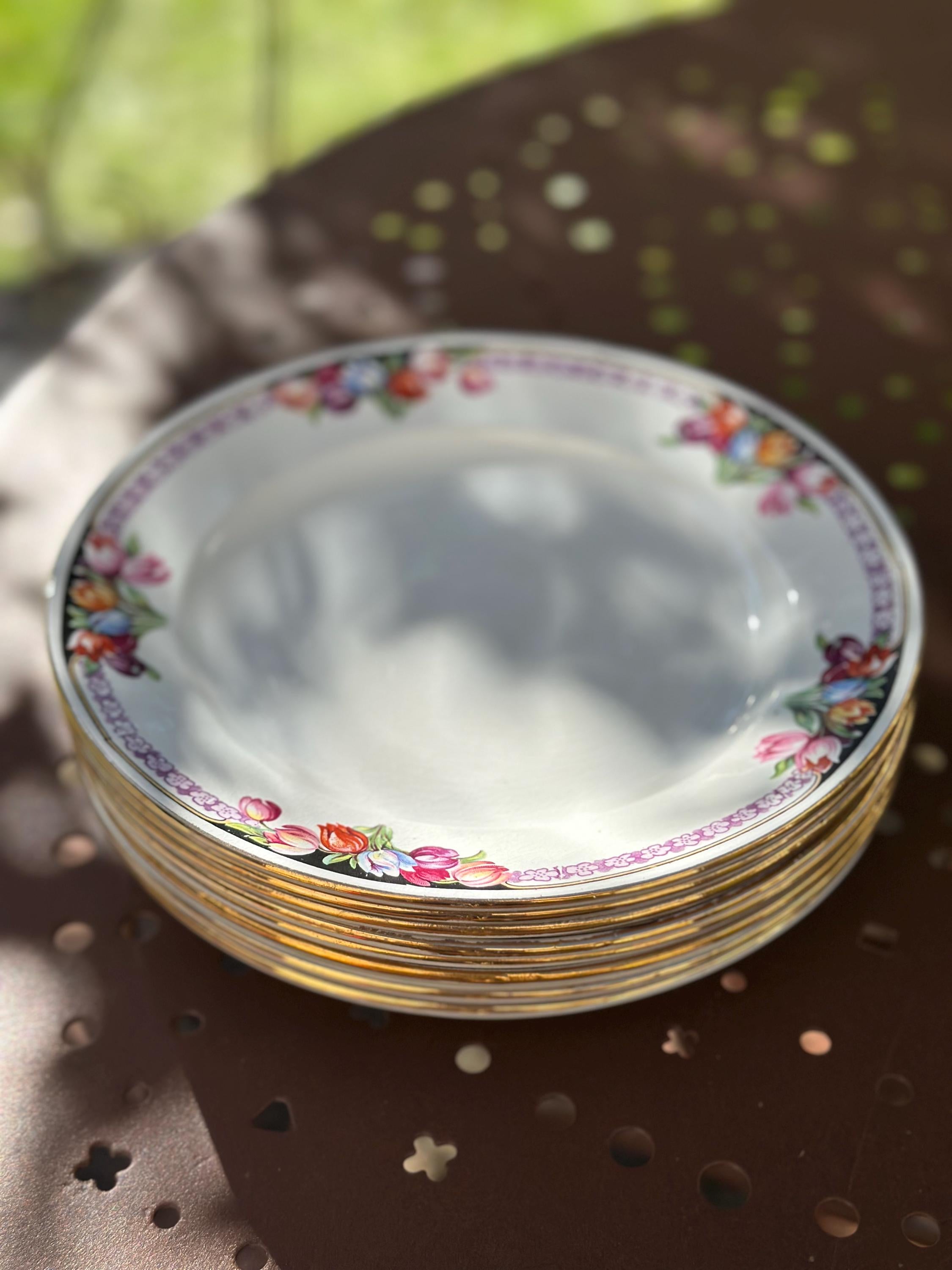 6 assiettes à dessert anciennes Saint-Amand – Décor tulipes