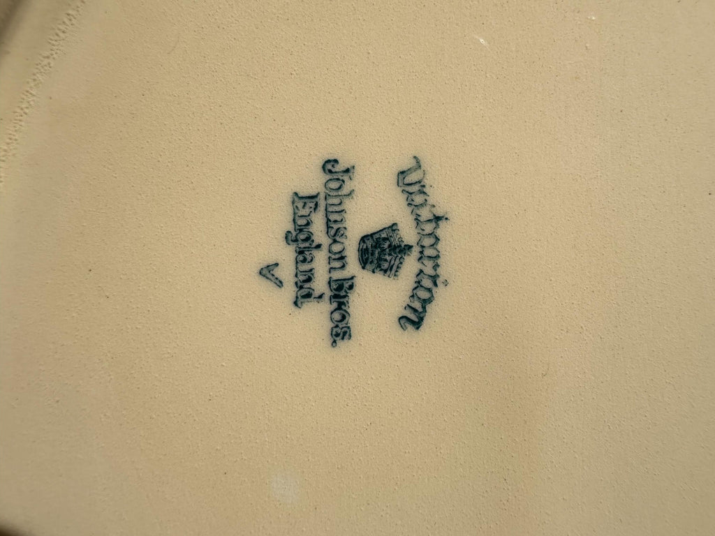 Plat ovale ancien Johnson Bros – Modèle Victorian