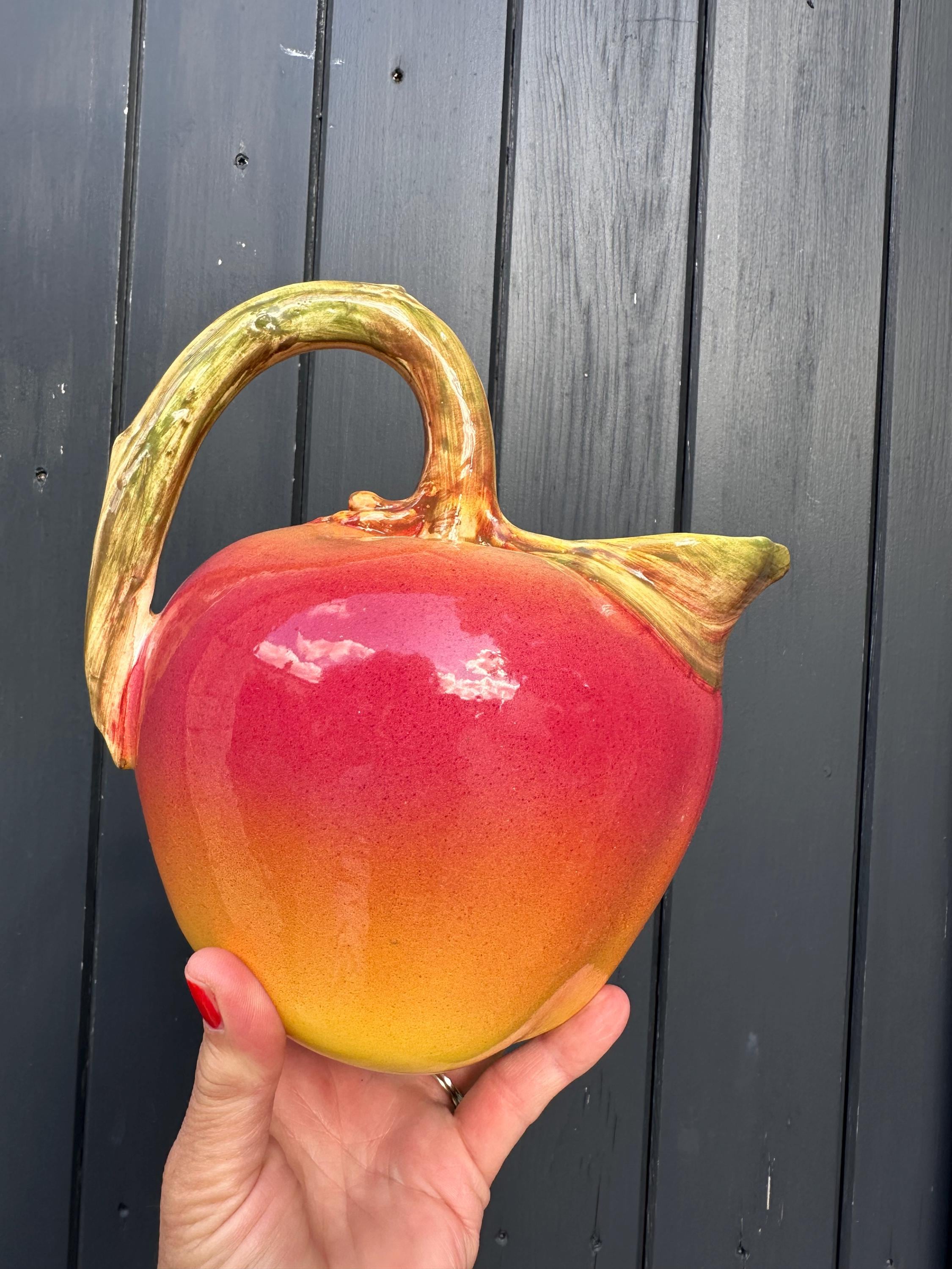 Antique majolica pitcher – Trompe-l’oeil apple shape