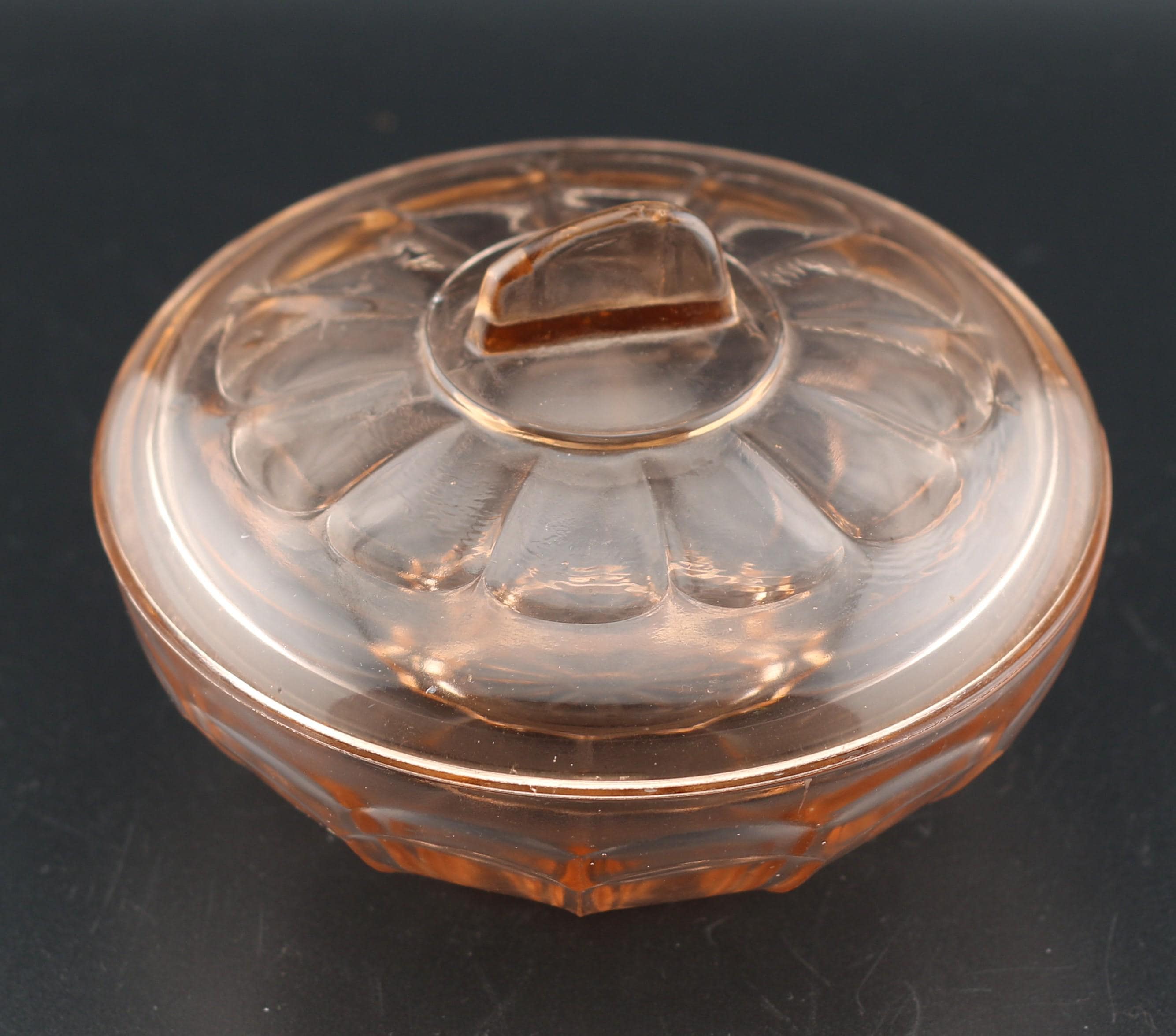 Bonbonnière ancienne en verre rose – Modèle Pétales