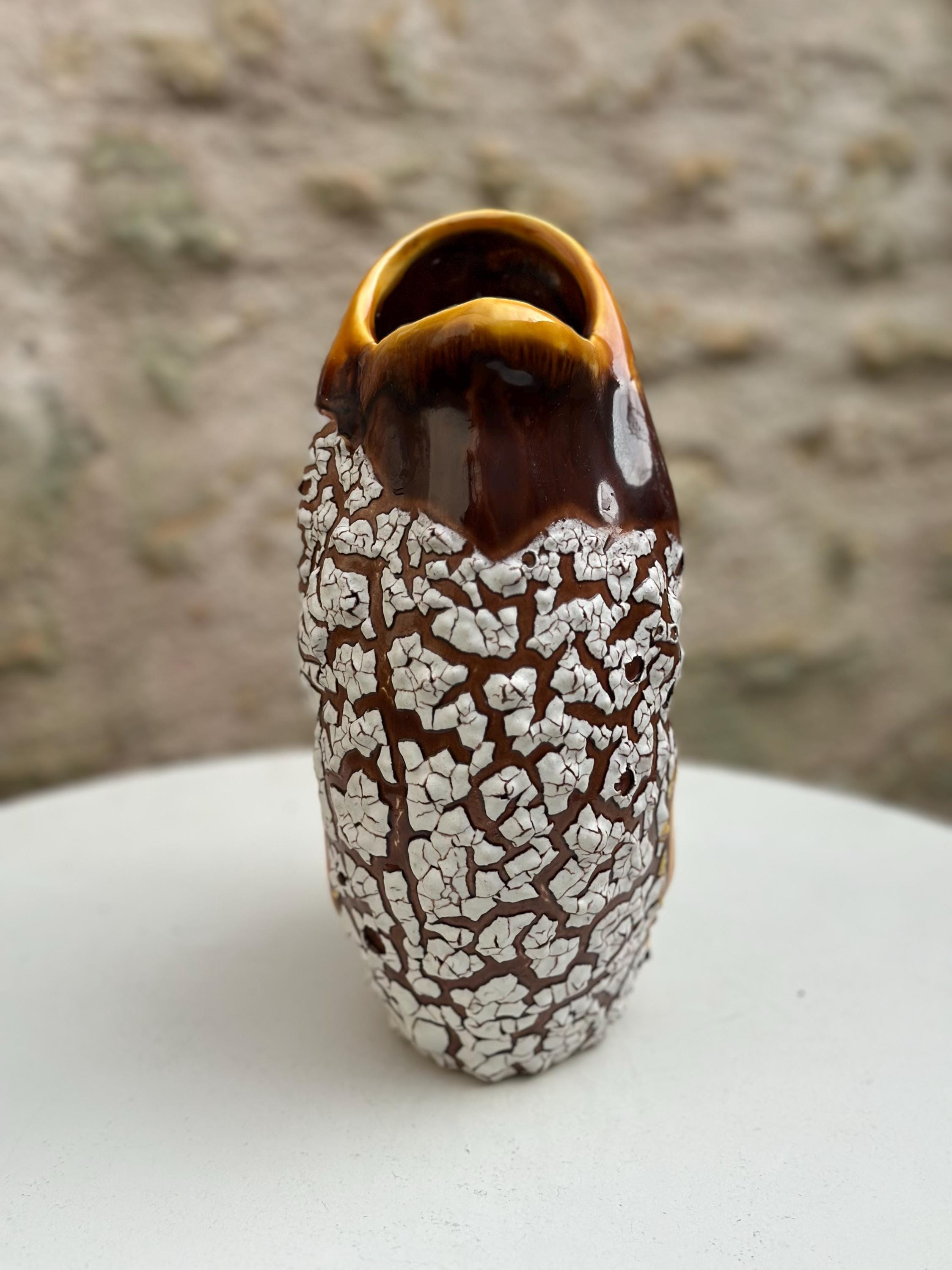 Vase pichet poisson zoomorphe – Céramique vintage marron et écume blanche