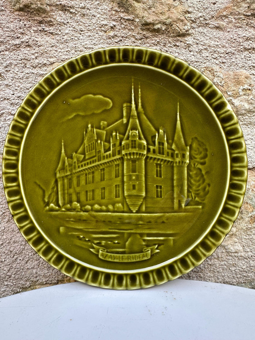 Rare 12 Assiettes Gien France - Châteaux de la Loire - Édition Spéciale "Anjou Vinicole" - Céramique Vintage Vert Olive Miel