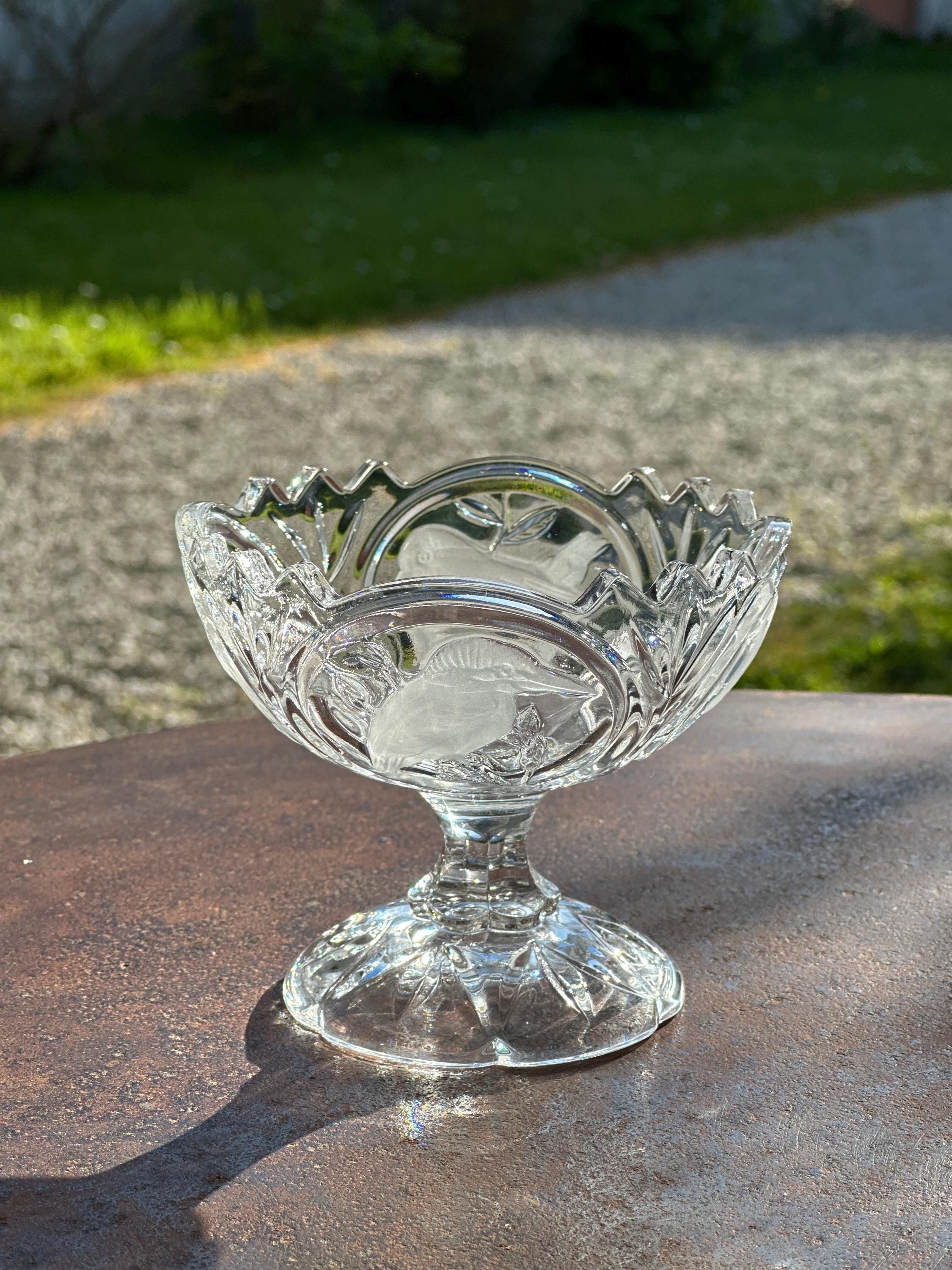 Arques crystal footed bowl – "Les Passereaux" model