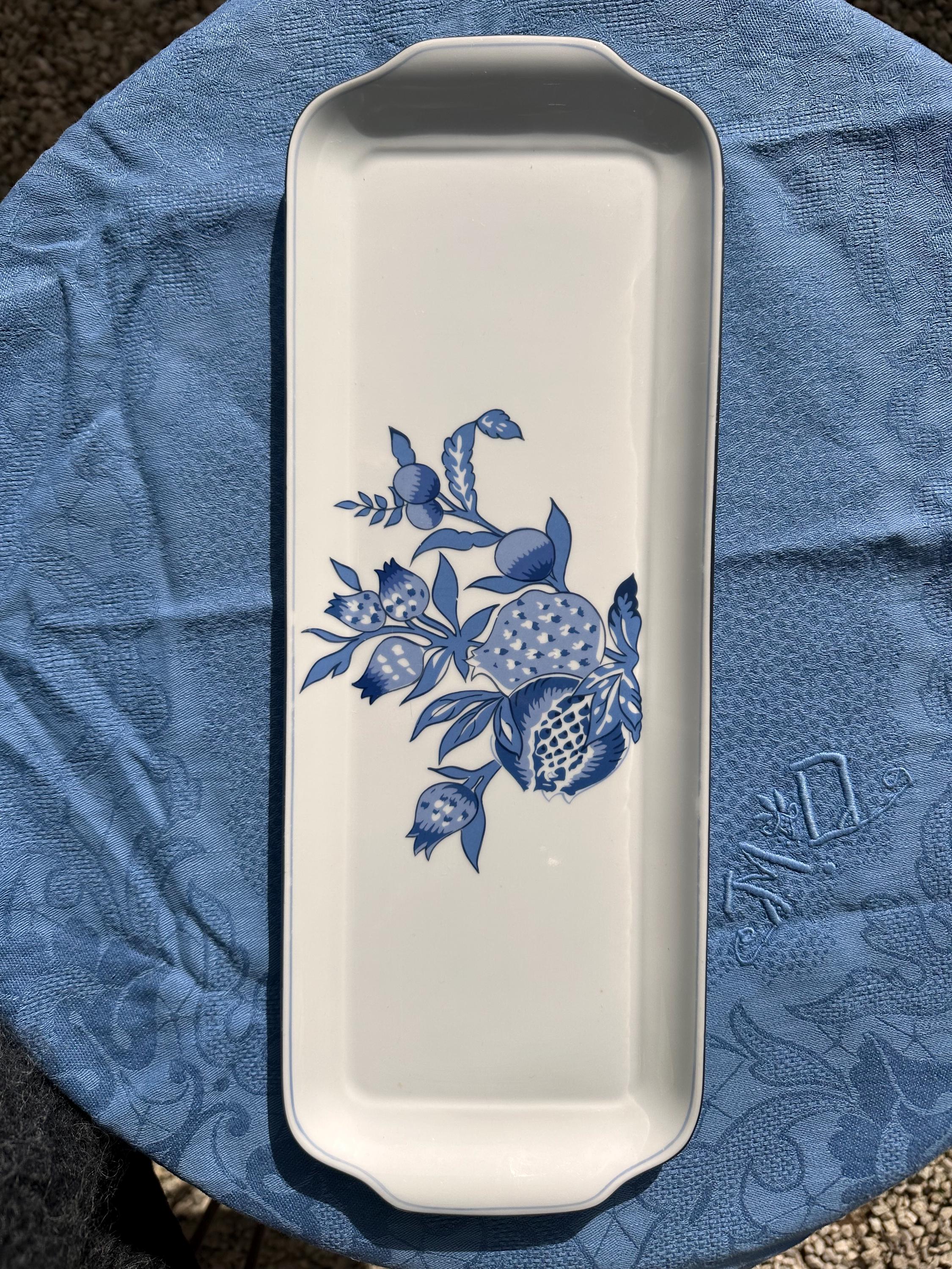 Deshoulières Porcelain Cake Platter – Bracieux model by Patrick Frey