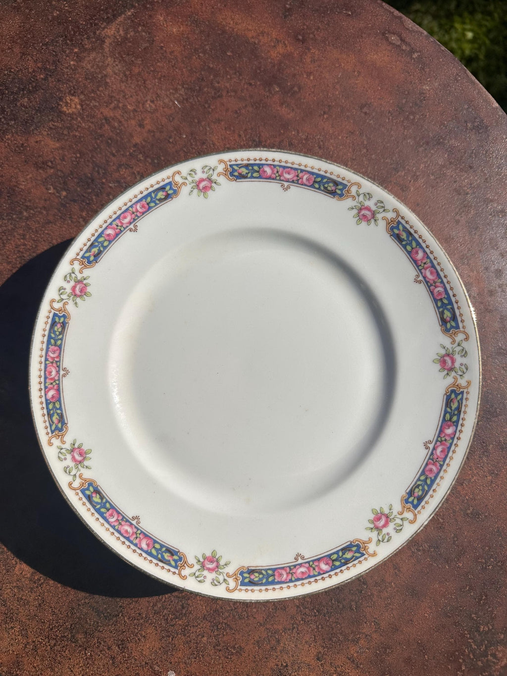 6 assiettes à dessert Bernardaud Limoges – Porcelaine ancienne
