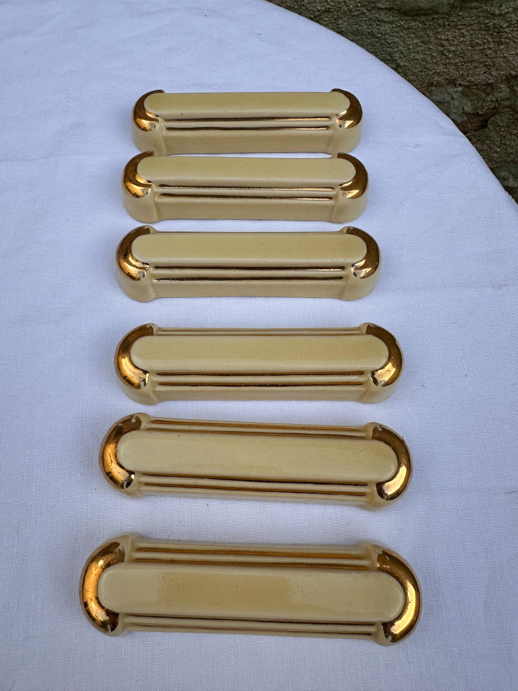 Porte-couteaux Vintage Art Déco – Céramique Beige crème et Liserés Or – Élégance à la Française - lot de 6