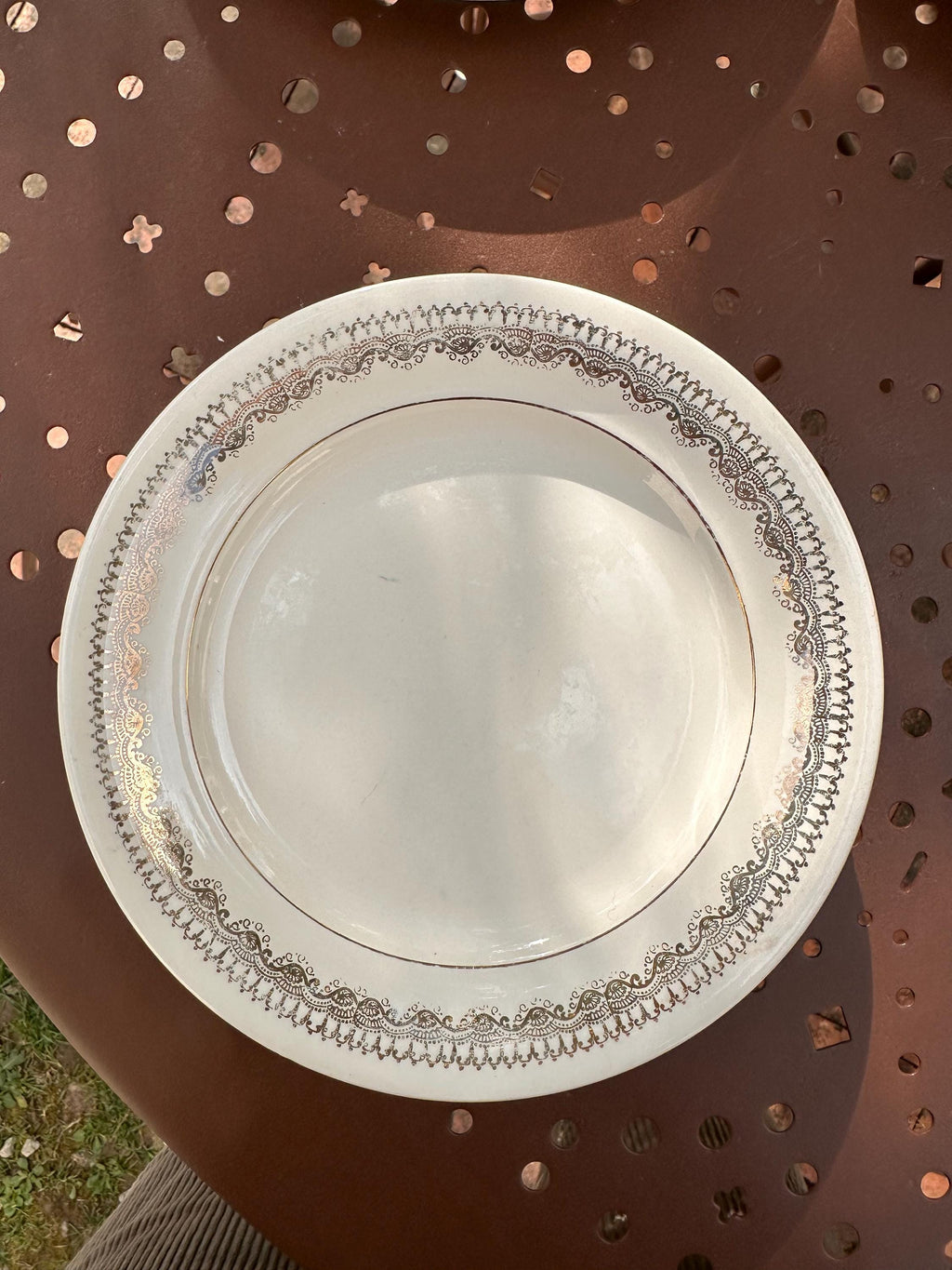 10 assiettes plates Villeroy & Boch – Frise dentelle dorée ancienne