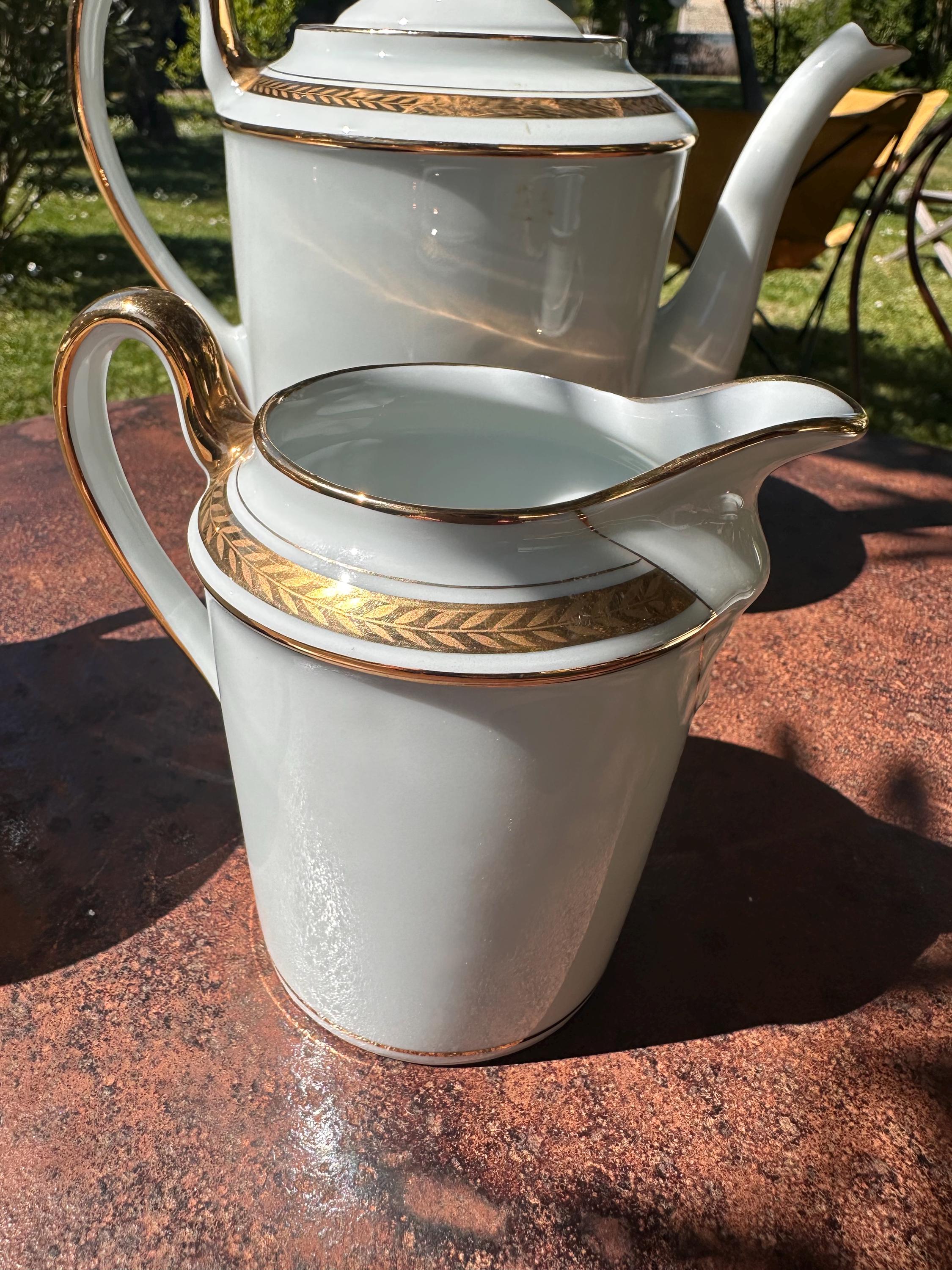 Service à Thé Porcelaine de Sologne Larchevêque, Blanc & Or (Trio)