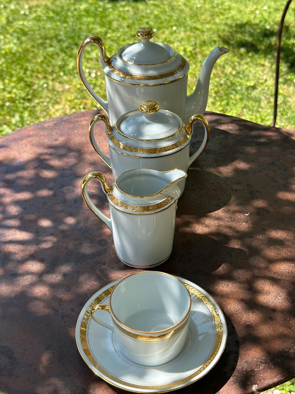 Service à Thé Porcelaine de Sologne Larchevêque, Blanc & Or (Trio)