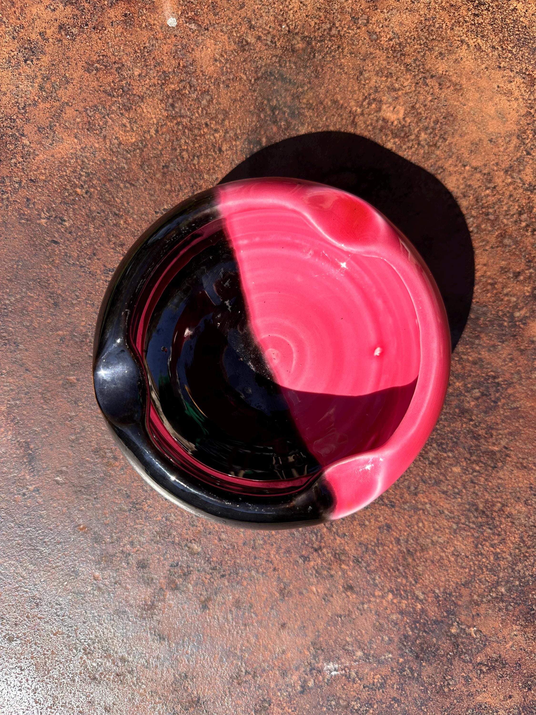 Vintage Vallauris pink and black ashtray – Mid-Century Design