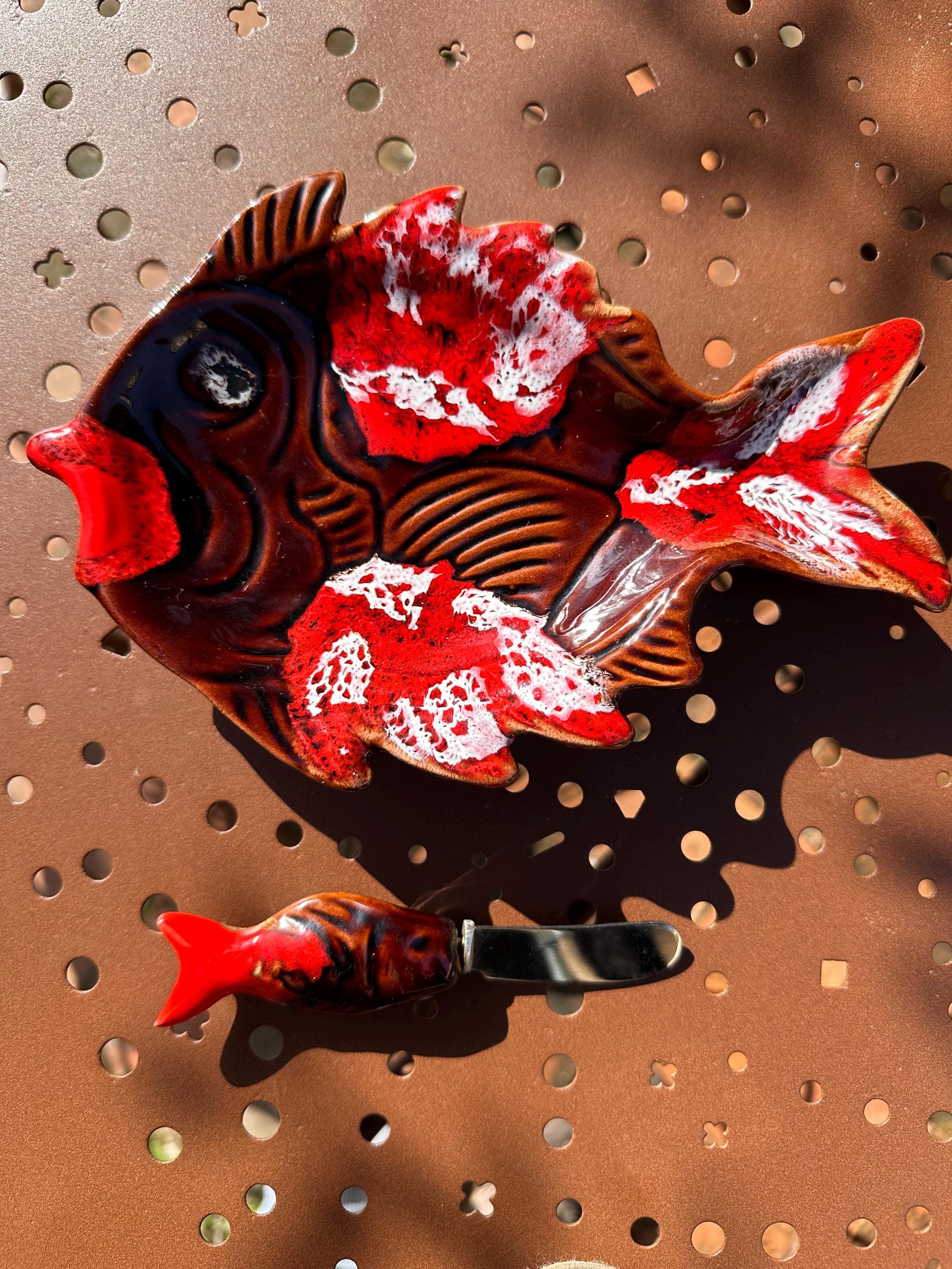 Service apéritif poisson en céramique émaillée et son tartineur