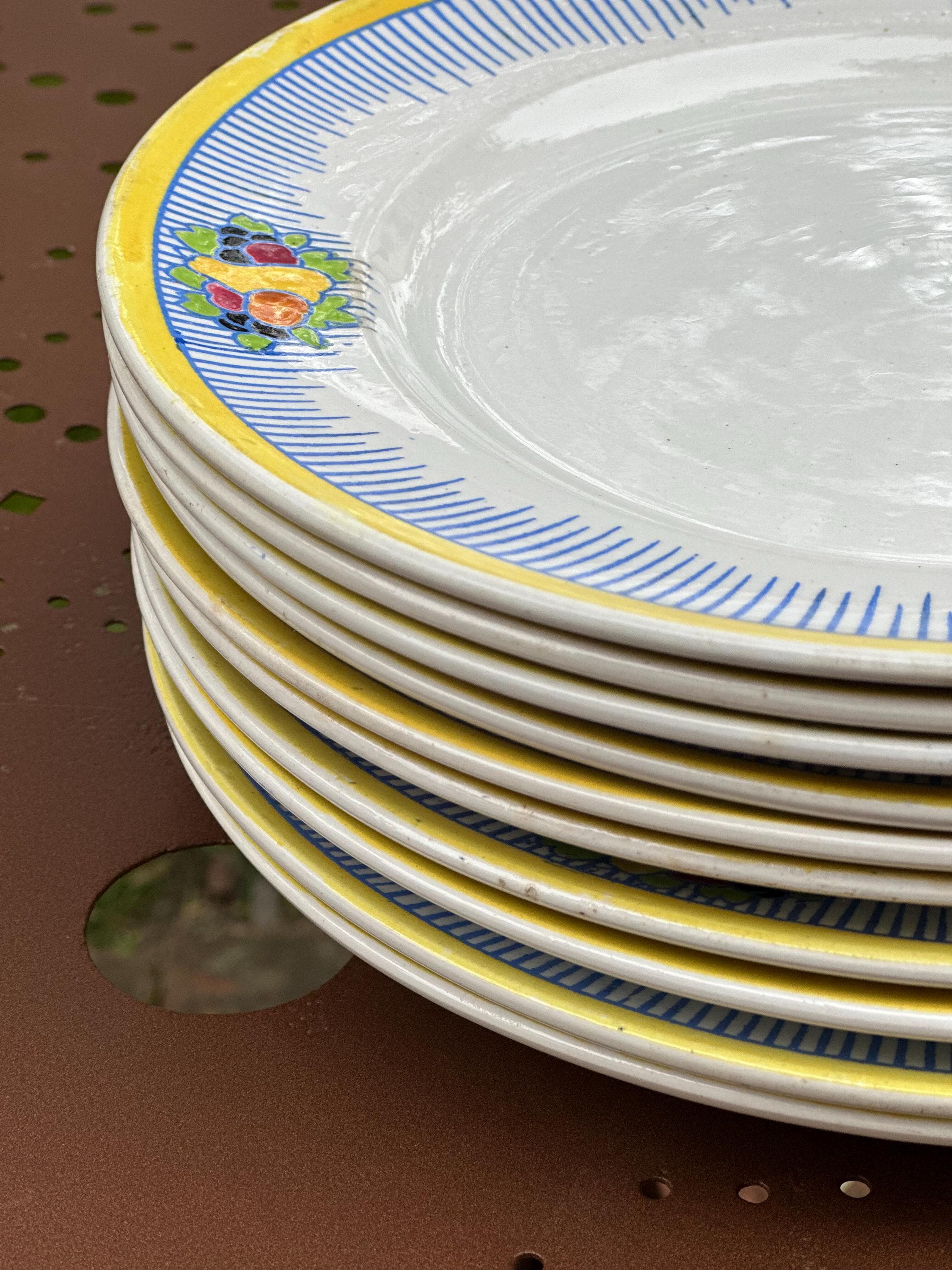 Lot de 10 Assiettes Boch Frères La Louvière Art Déco, Décor Fruitier