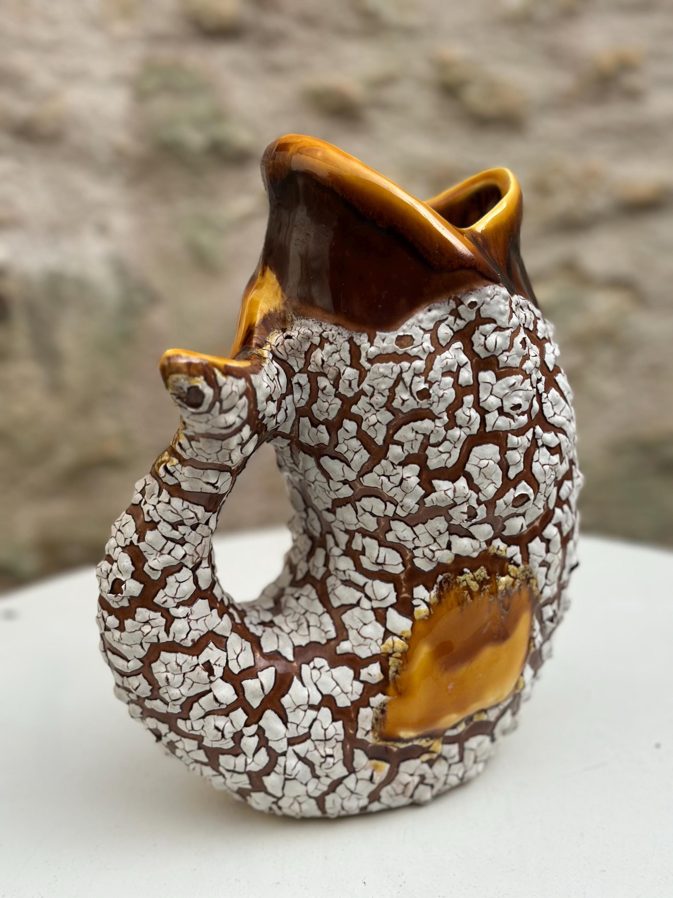 Vase pichet poisson zoomorphe – Céramique vintage marron et écume blanche