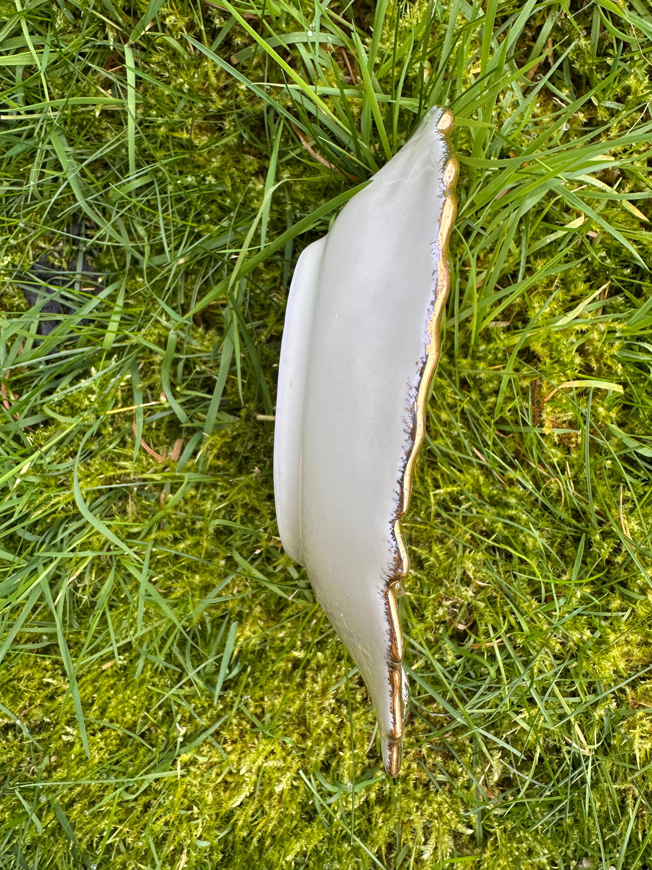 Limoges porcelain dish – Leaf shape and gilding