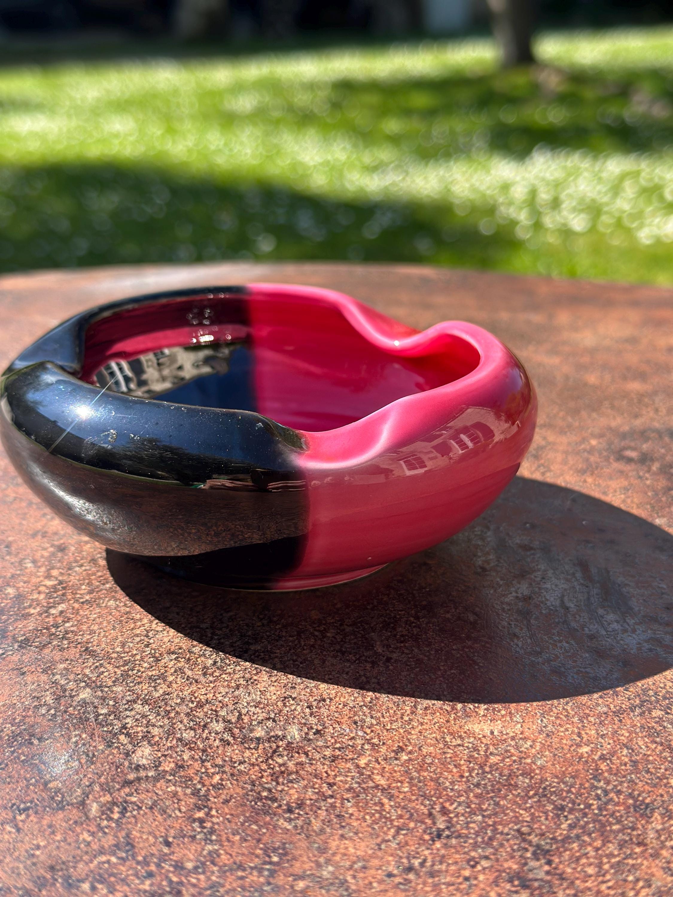 Vintage Vallauris pink and black ashtray – Mid-Century Design