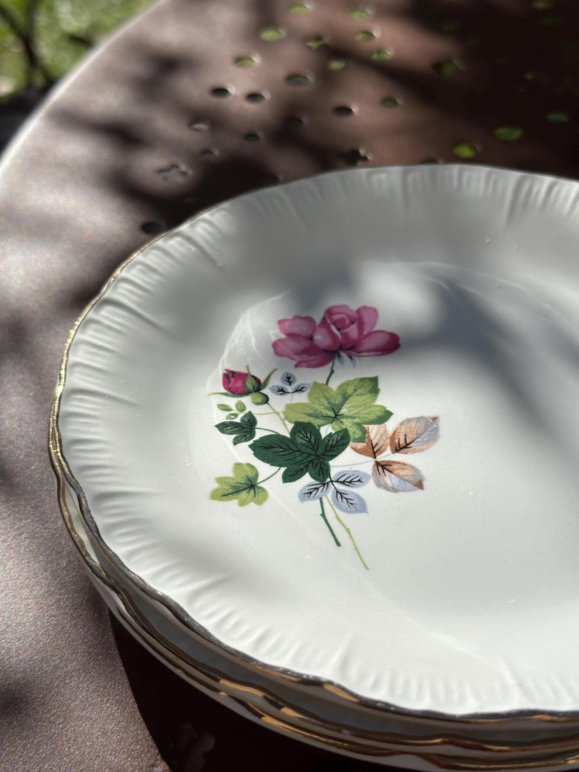 Lot de 3 Assiettes à Dessert Digoin Sarreguemines "Baccarat" – Roses & Or