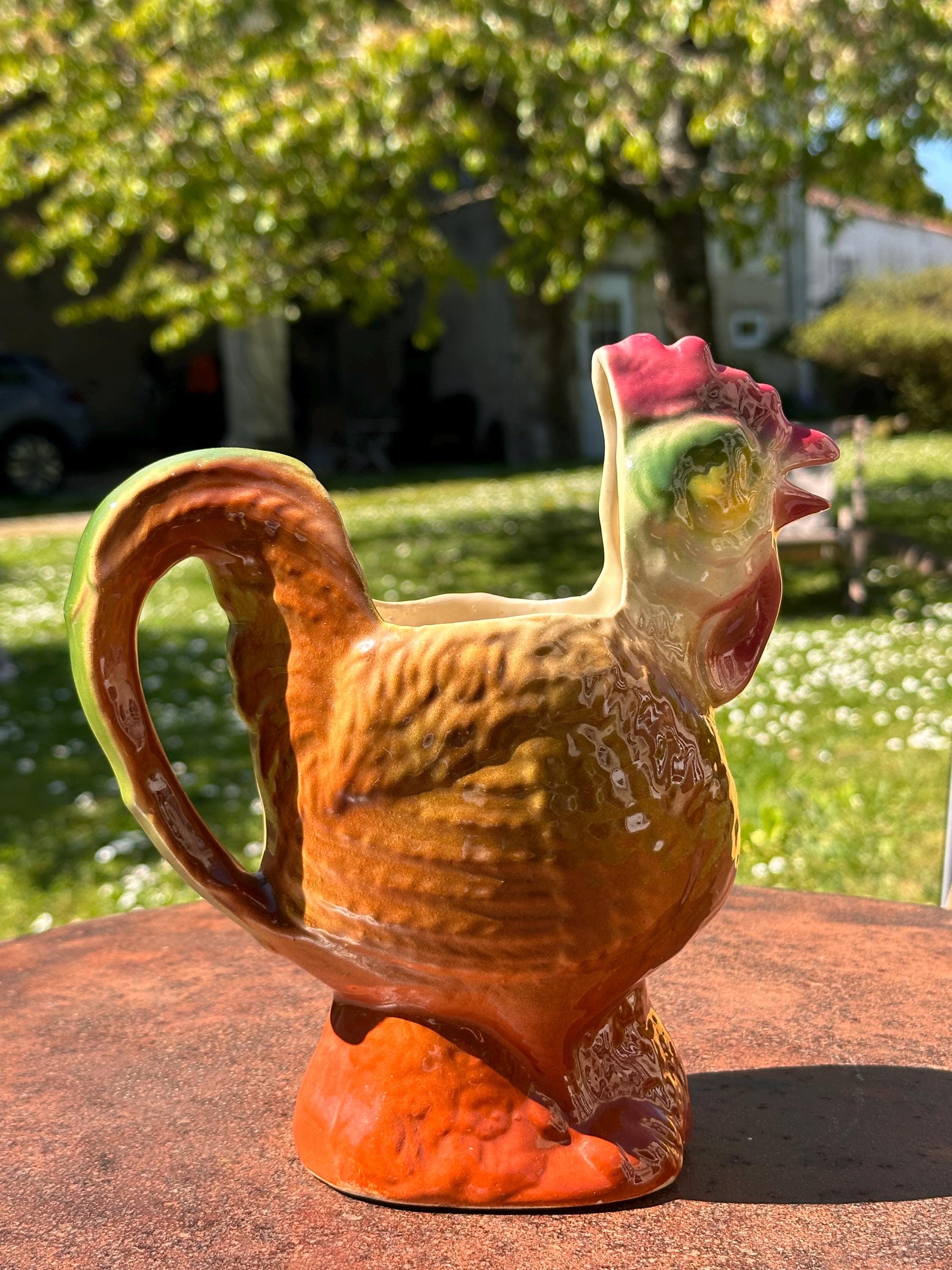 Antique rooster pitcher in slipware – Shabby chic style