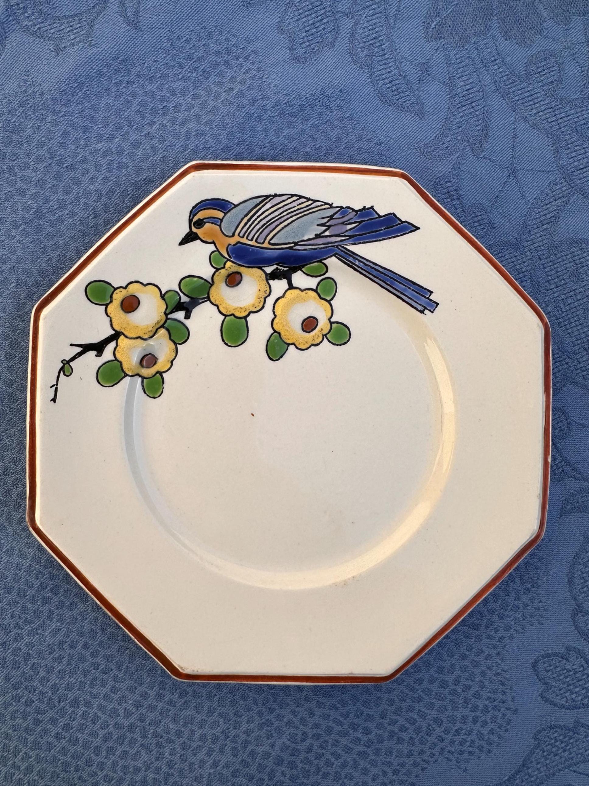 Assiette octogonale Longwy – Motif oiseau Art Déco