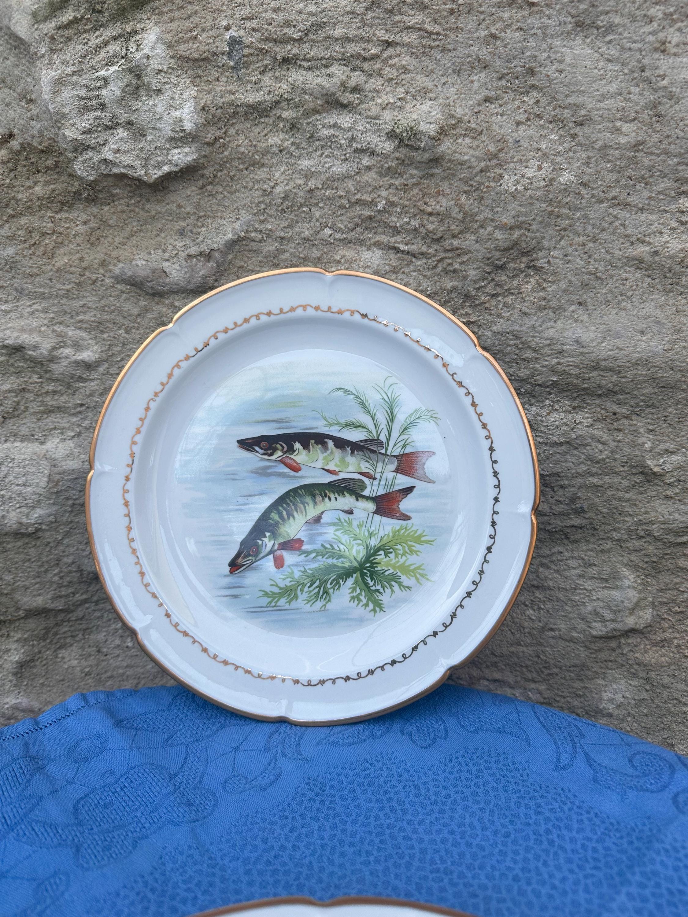 Set of 5+1 Vintage Porcelain Fish Plates with Gold Trim