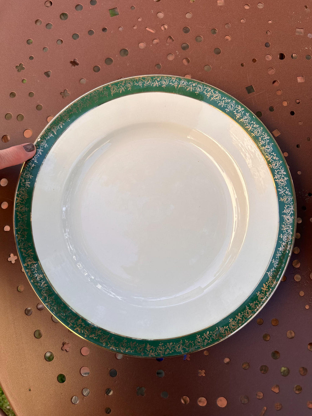 Grand plat de service Sarreguemines – Modèle Berry ancien