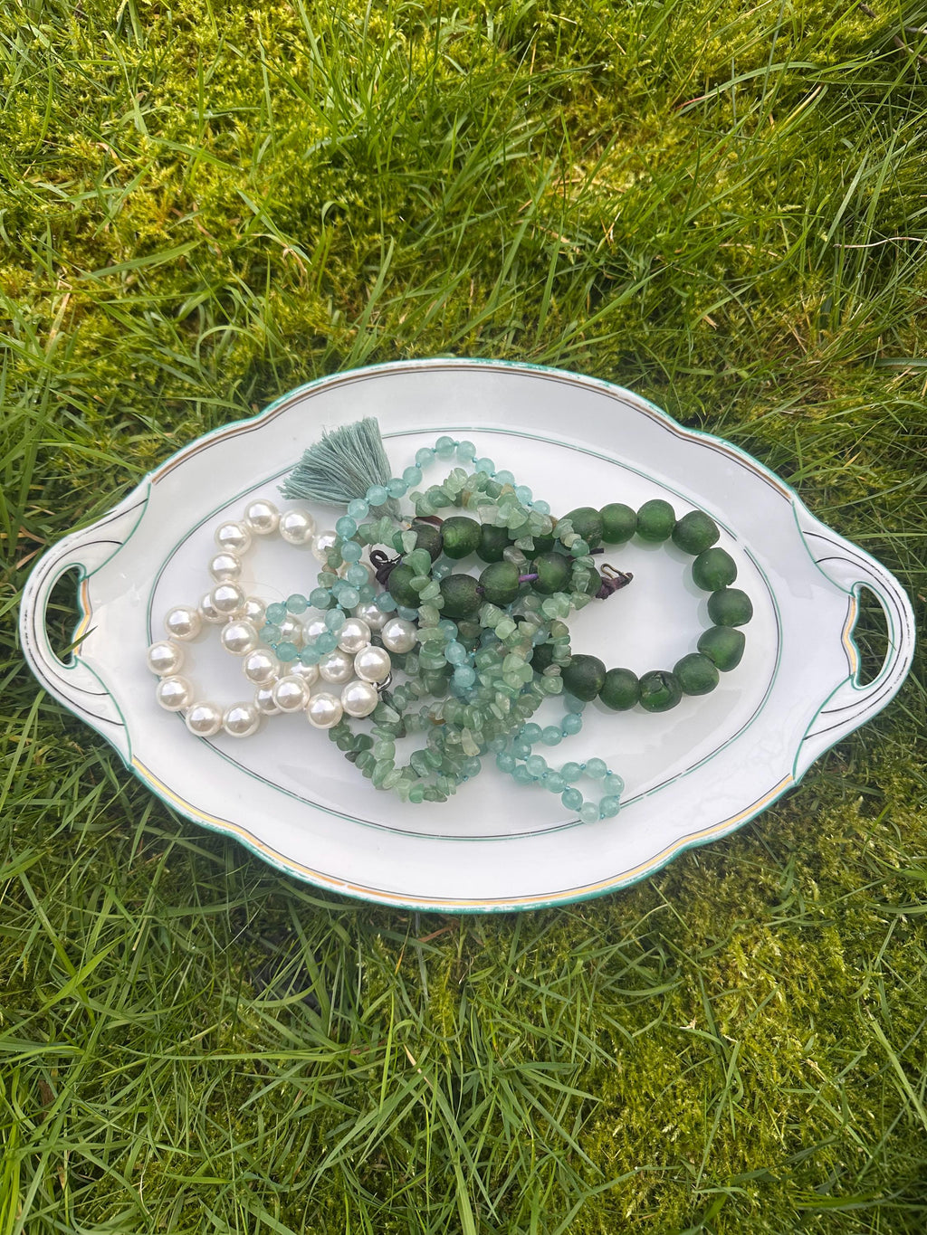 Plat de service ovale Art Nouveau – Porcelaine blanche, vert et or