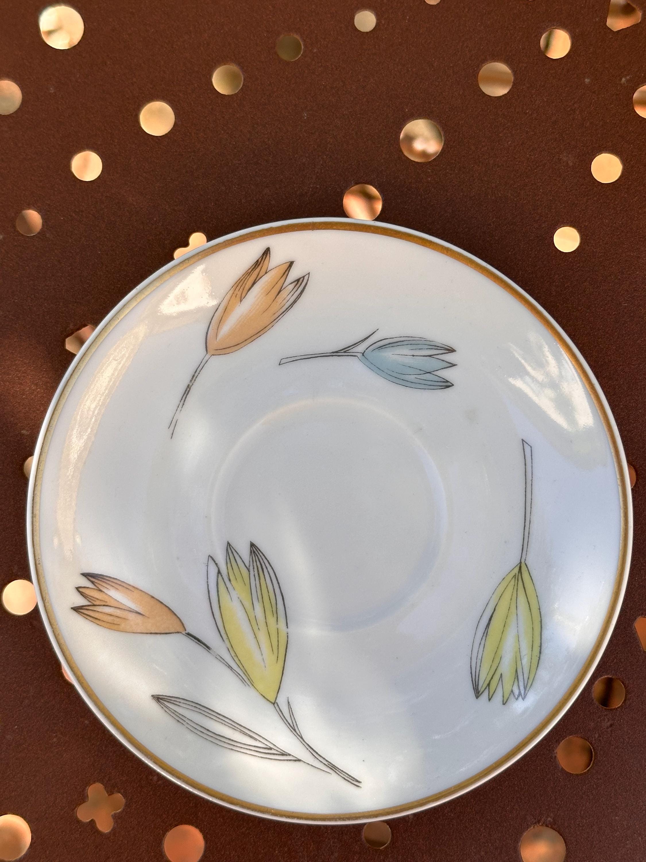 Bernardaud Coupelles et pot à couvercle Design "Line Art" Limoges Bernardaud – Style 50  Filaire – Pastel Scandinave et Or - lot de 5