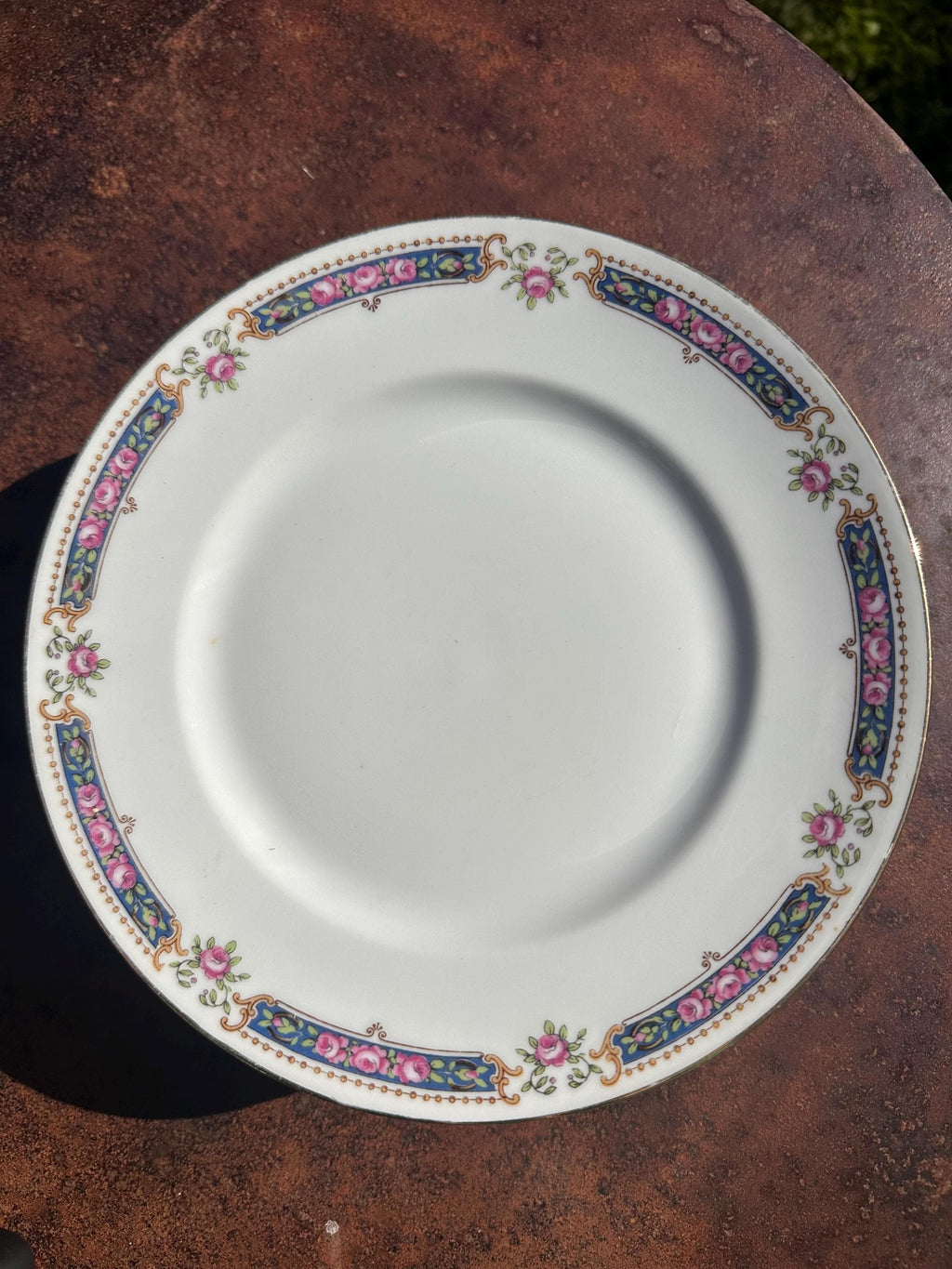 6 assiettes à dessert Bernardaud Limoges – Porcelaine ancienne