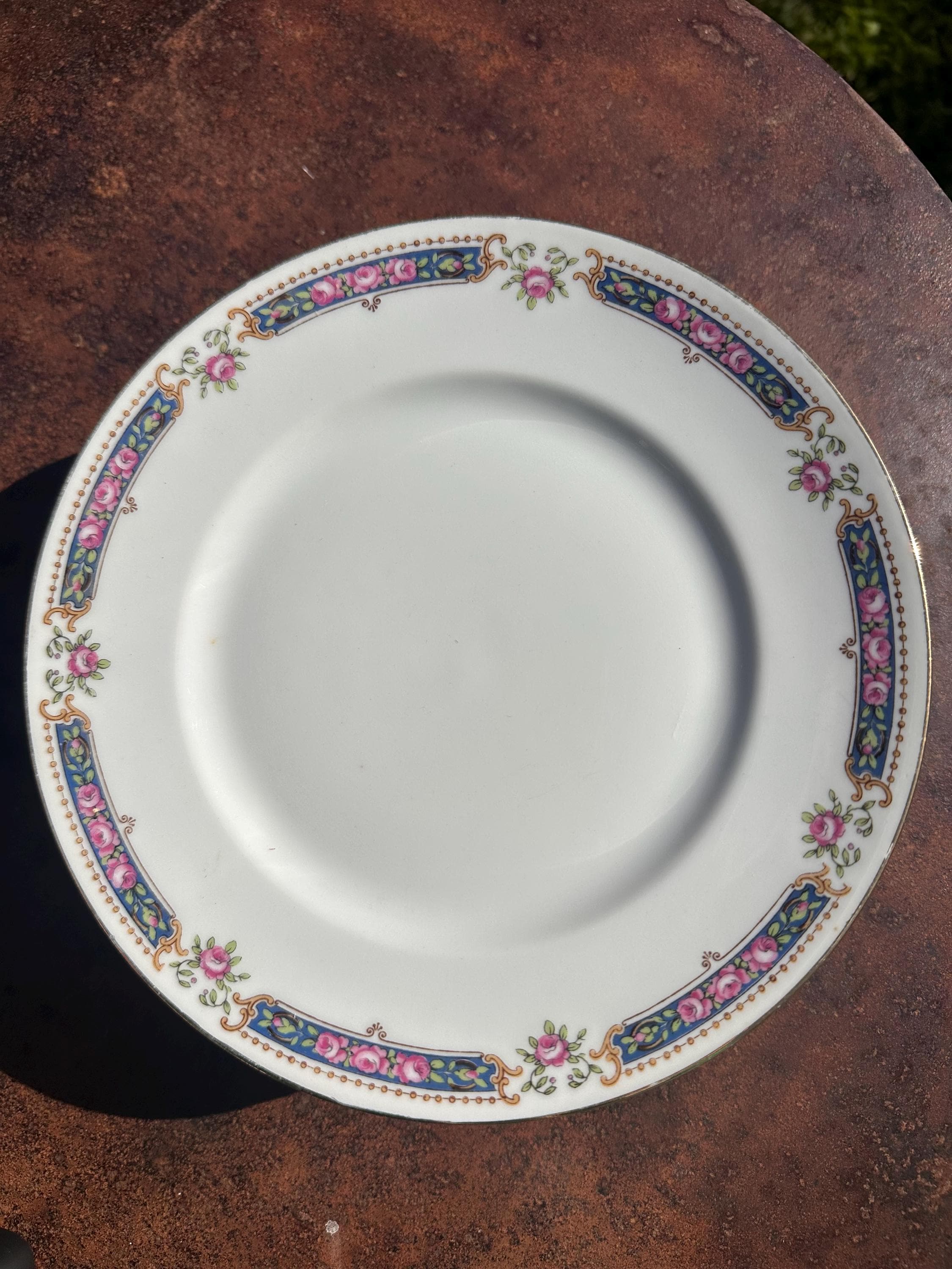 6 assiettes à dessert Bernardaud Limoges – Porcelaine ancienne