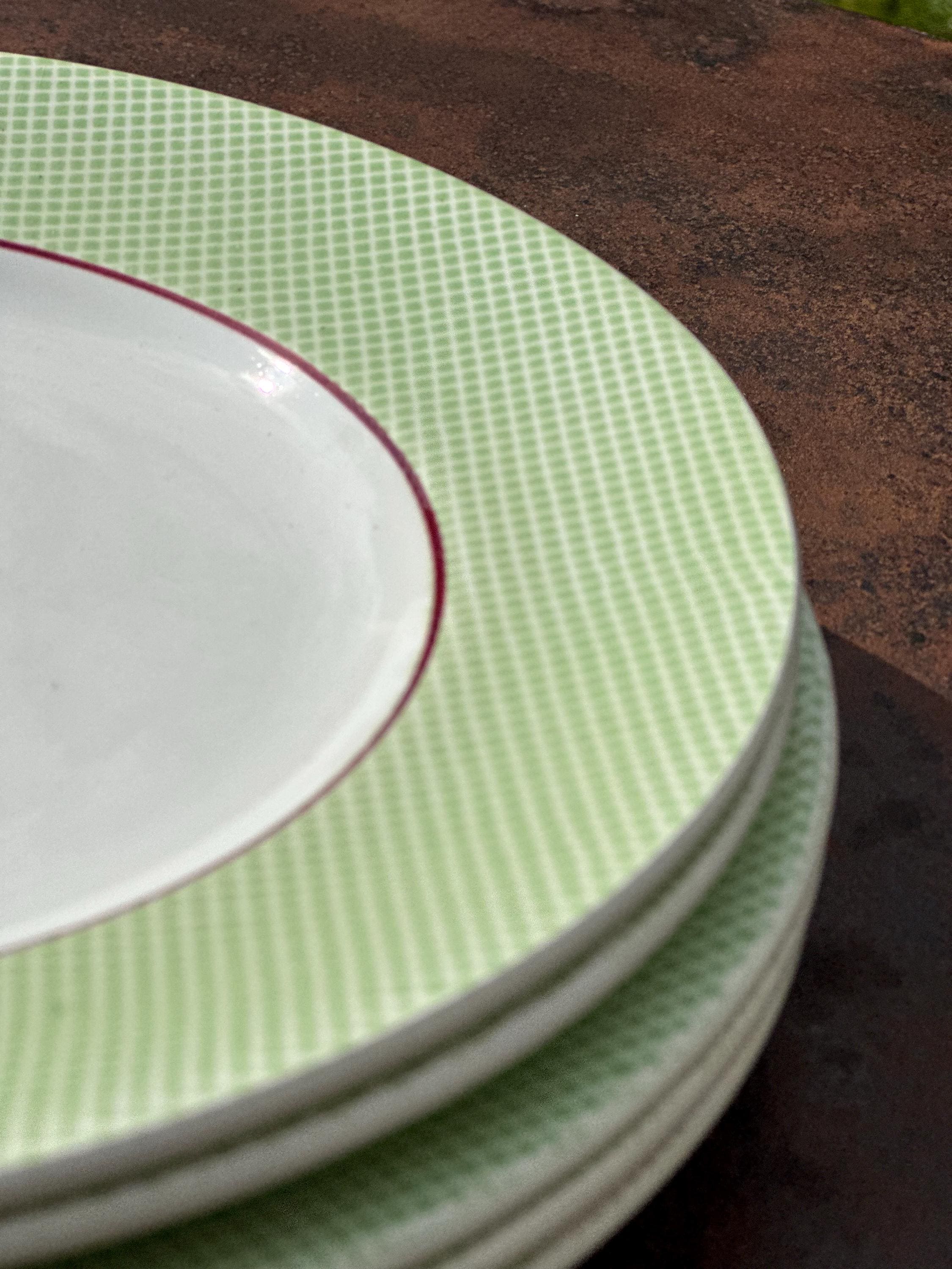 6 assiettes anciennes en faïence de Salins – Modèle Izoard