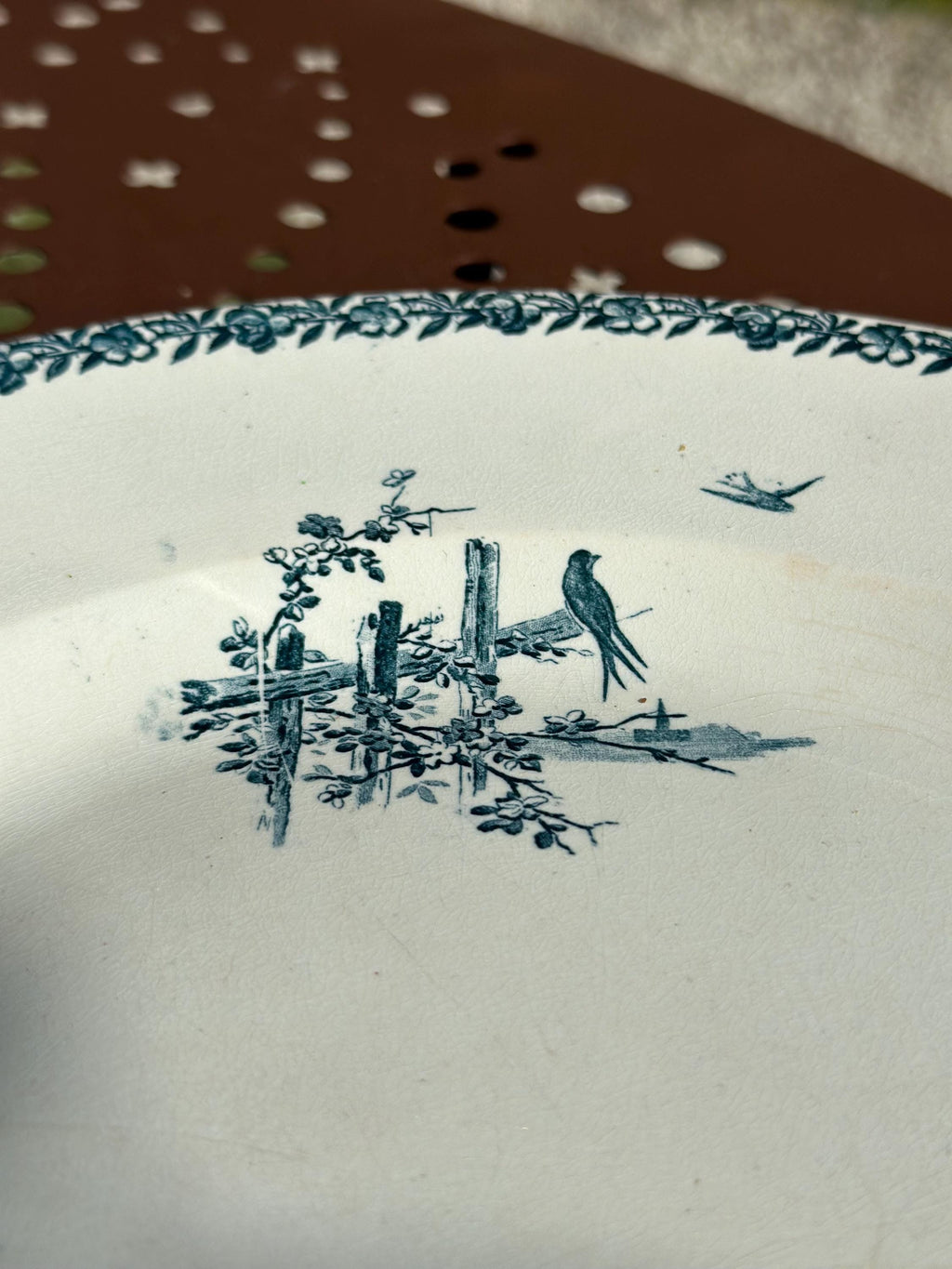 Grand plat de service ancien Pexonne – Faïence de Lorraine XIXème