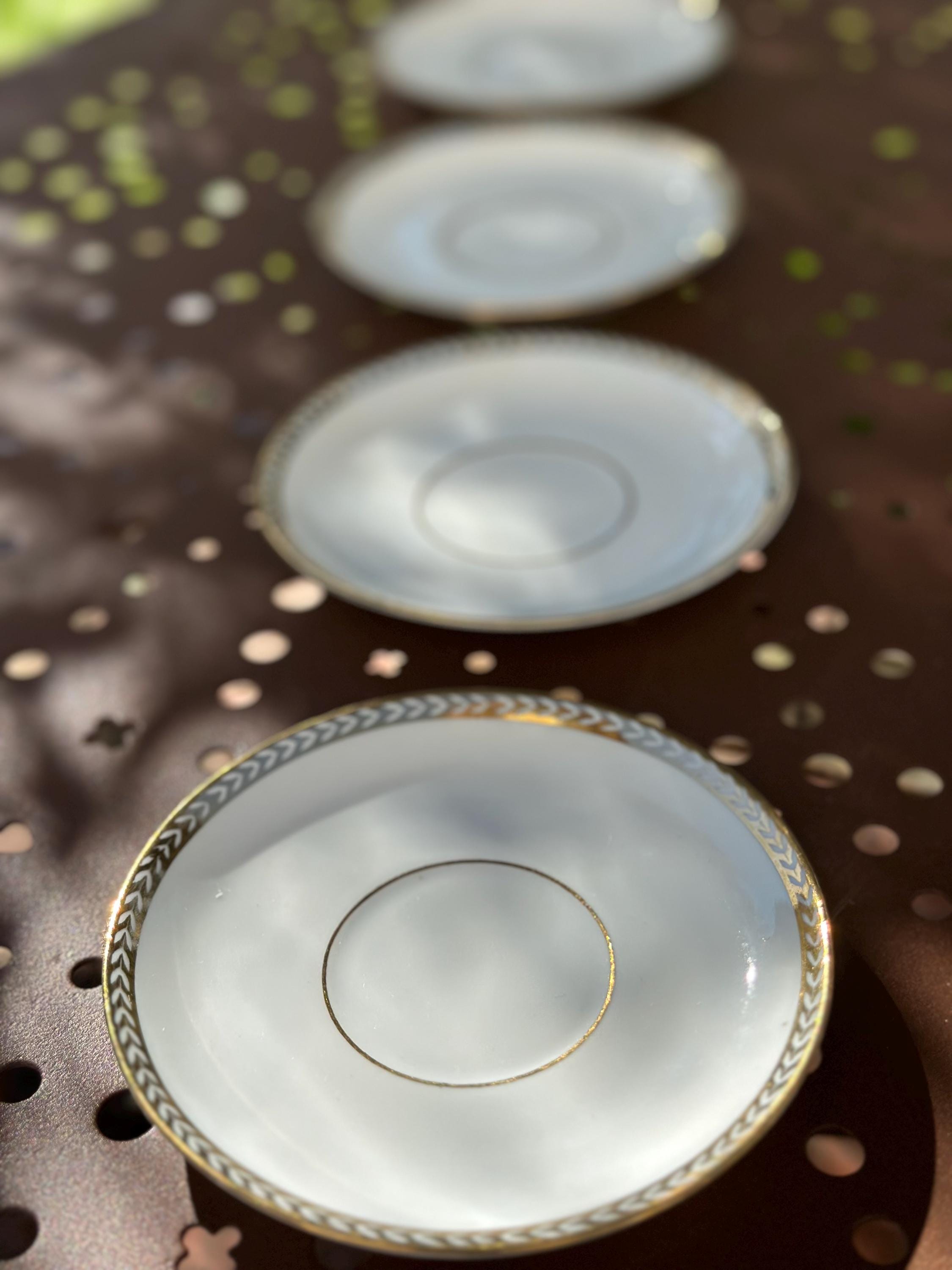 Lot de 4 Coupelles en Porcelaine de Limoges "Singer", Décor Laurier Doré