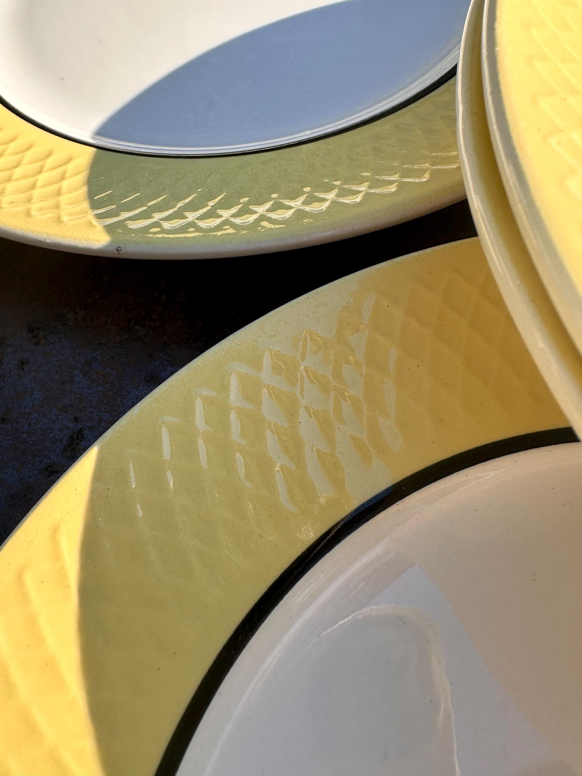 Moulin des Loups - 6 Assiettes dessert Vintage - Orchies – bord Jaune Texturé Liseré Noir –Faïence Française Rétro Chic –Années 50/60