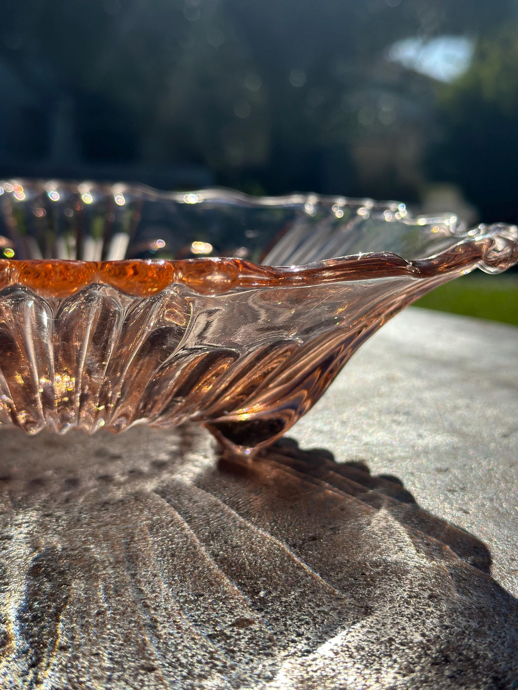 Coupe tripode ancienne en verre Rosaline – Style Art Déco