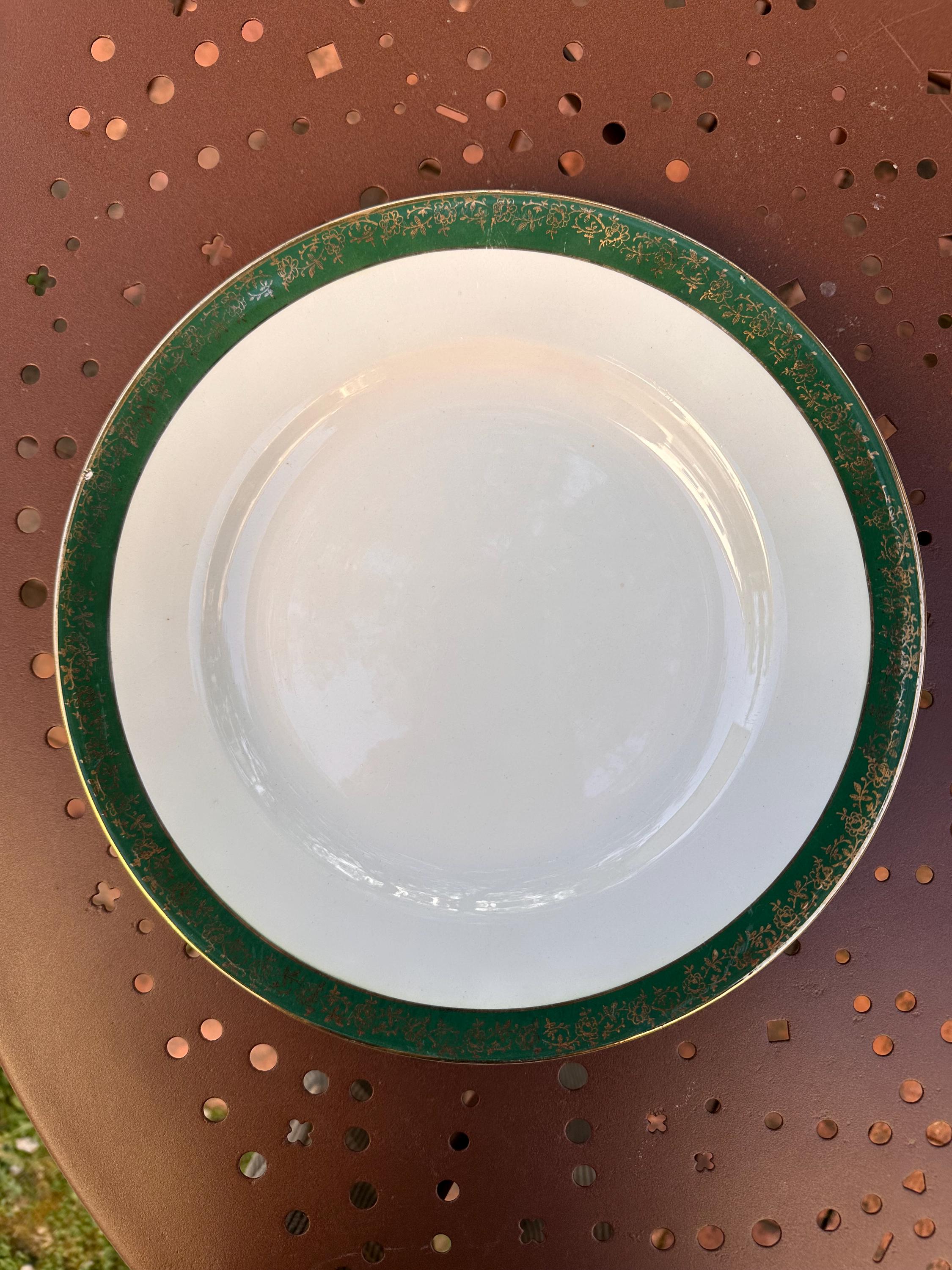 Grand plat de service Sarreguemines – Modèle Berry ancien