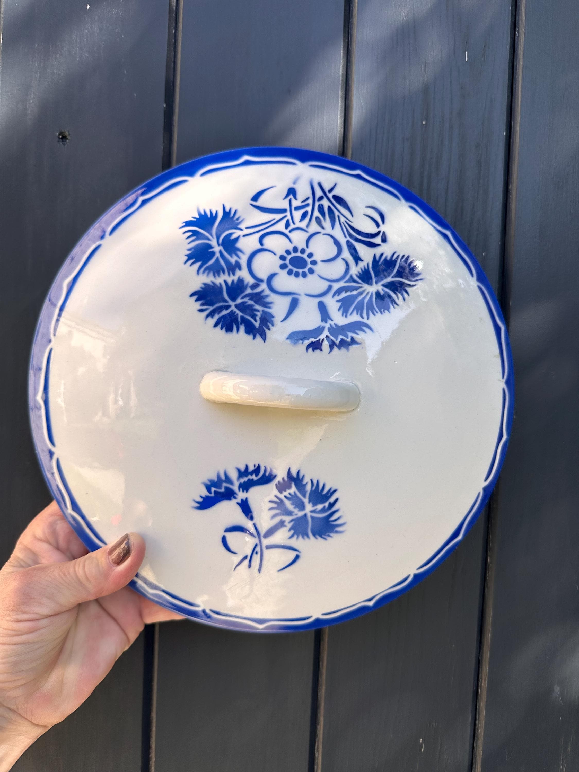 Antique semi-porcelain soup tureen, Lunéville – Annecy pattern