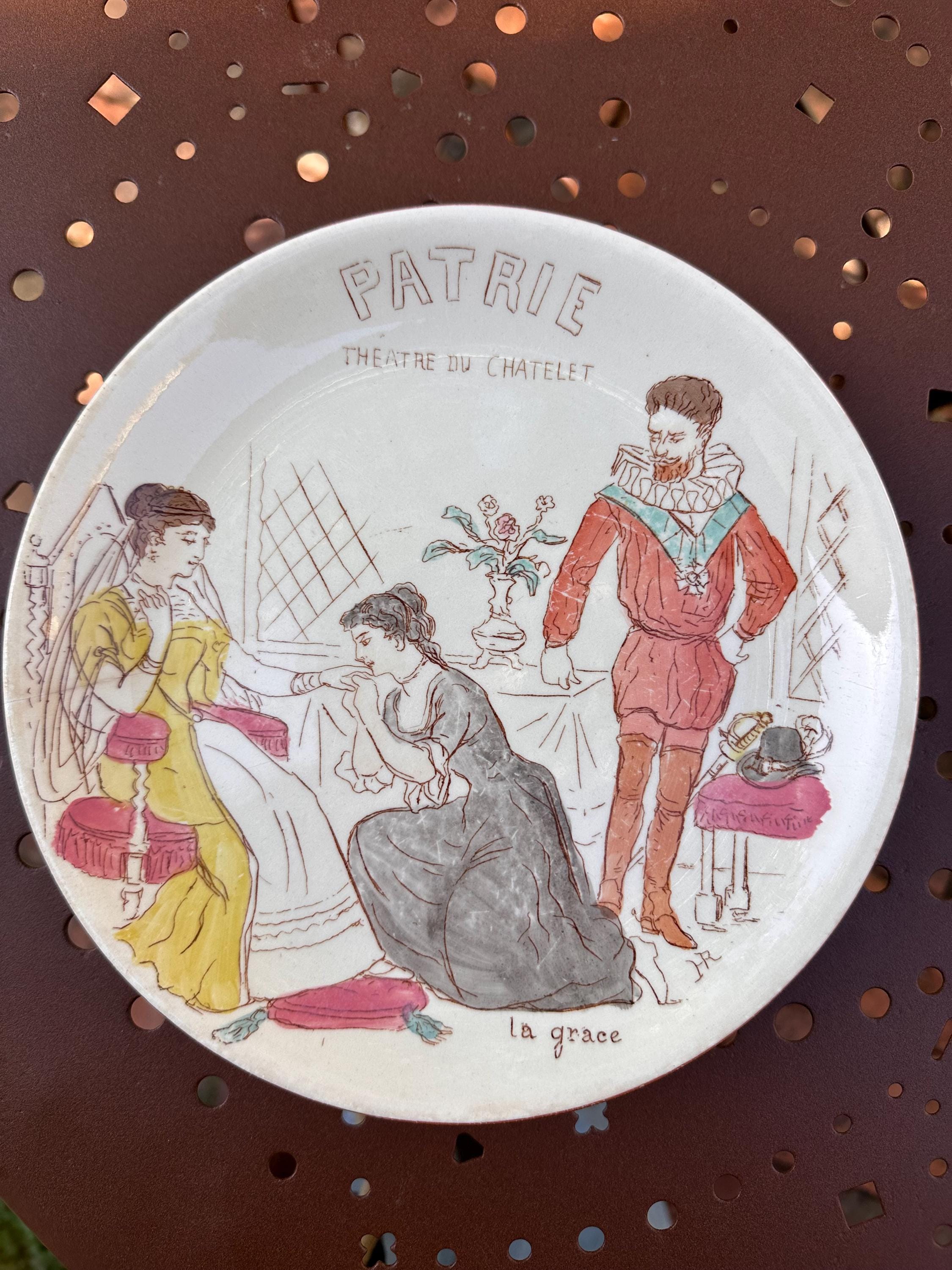 Assiettes signées Riballier  Gien  Théâtre XIX ème   . Pièces de Collection - lot de 4 assiettes parlantes
