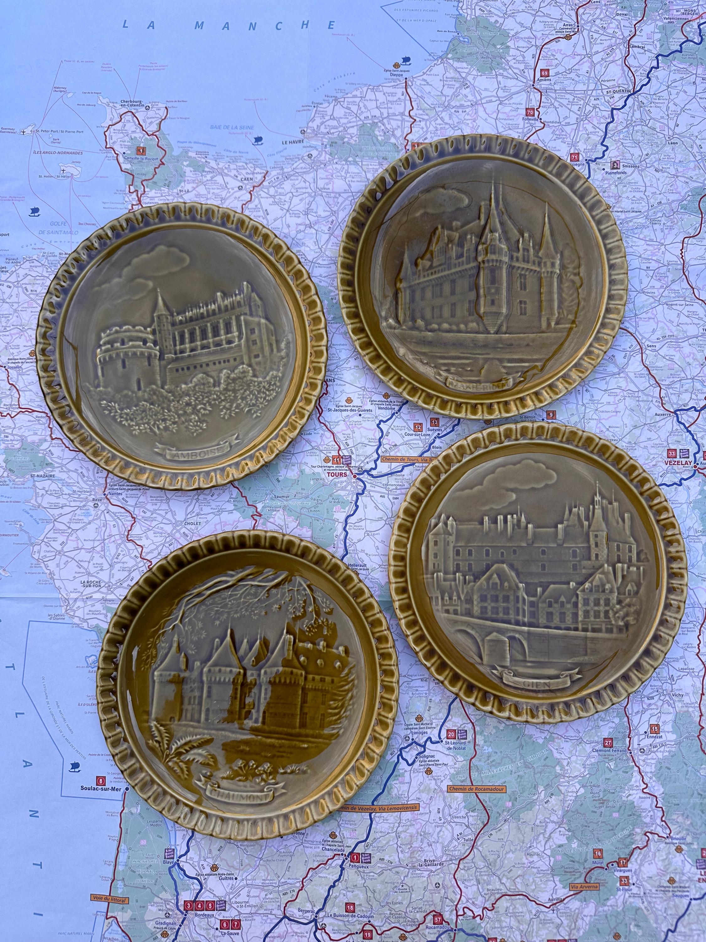 Rare 12 Assiettes Gien France - Châteaux de la Loire - Édition Spéciale "Anjou Vinicole" - Céramique Vintage Vert Olive Miel