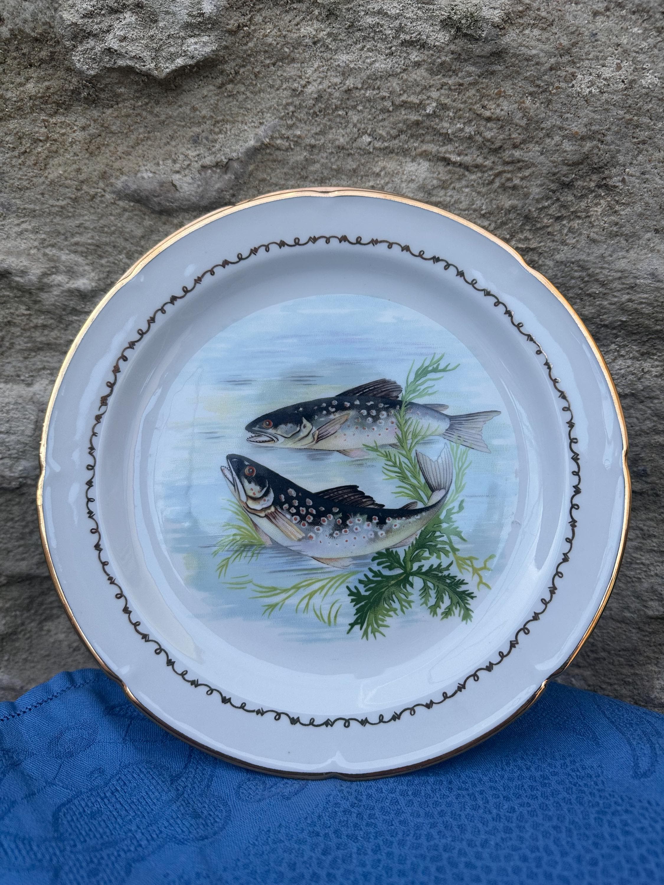 Set of 5+1 Vintage Porcelain Fish Plates with Gold Trim