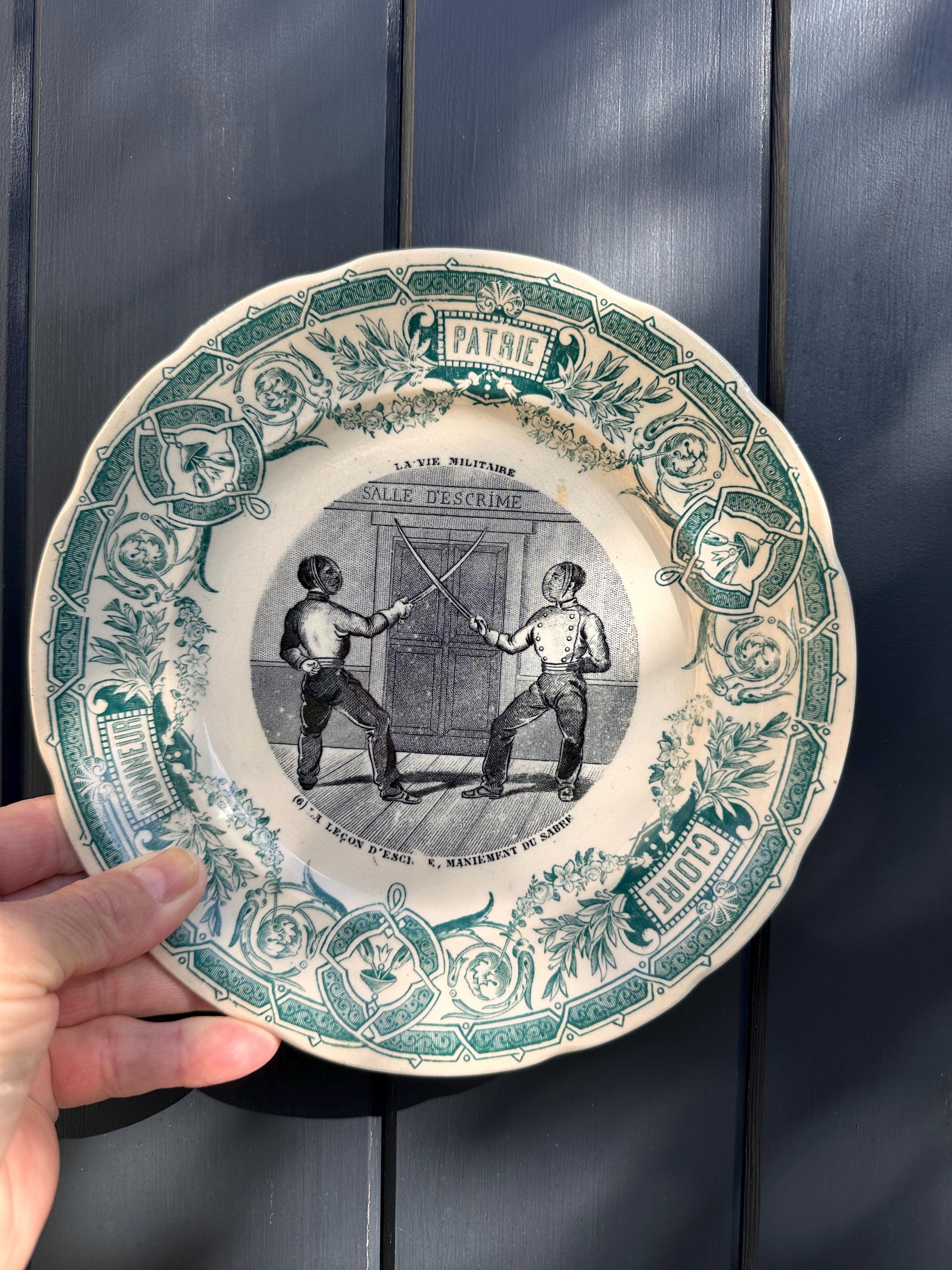 Lot de 3 Assiettes Parlantes Sarreguemines "La Vie Militaire" – Fin XIXe