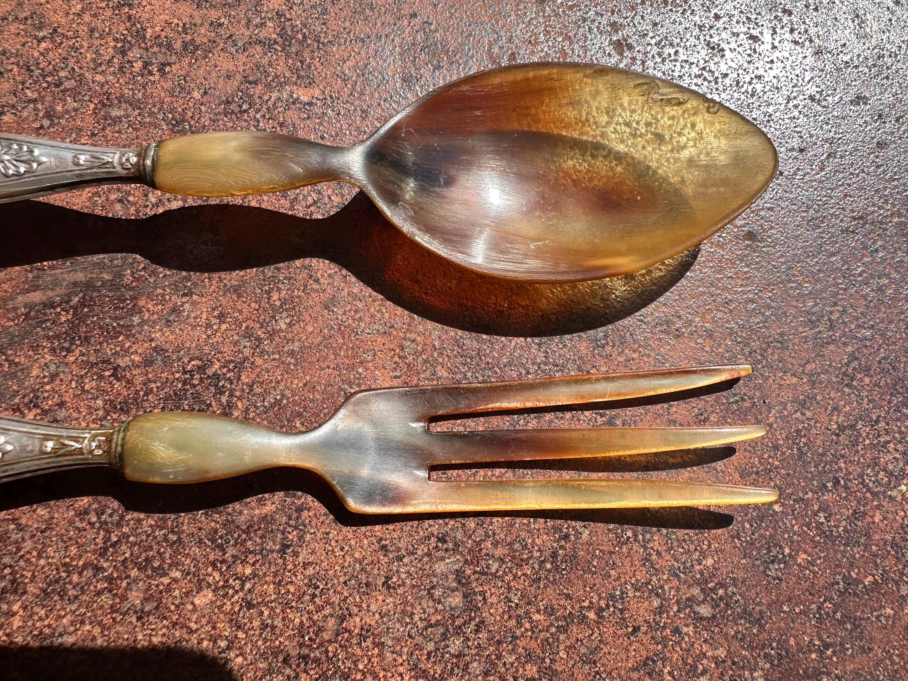 Antique salad servers with swan decoration – Silver-plated metal and horn