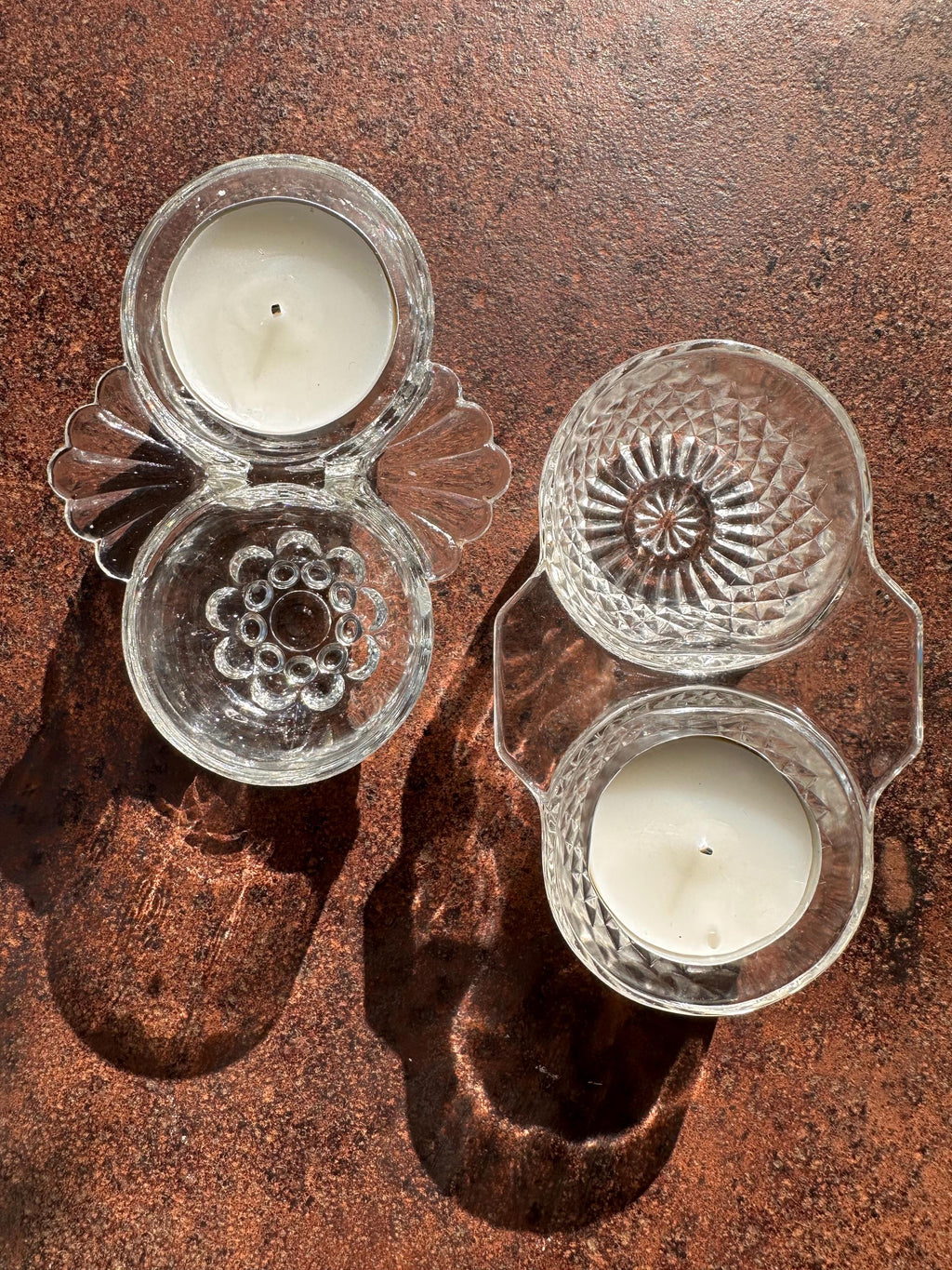 Salières Doubles Anciennes en Verre Moulé - Détournables en Bougeoirs de Table - Style Art Déco -Pointes de Diamant-Hobnail - lot de 2