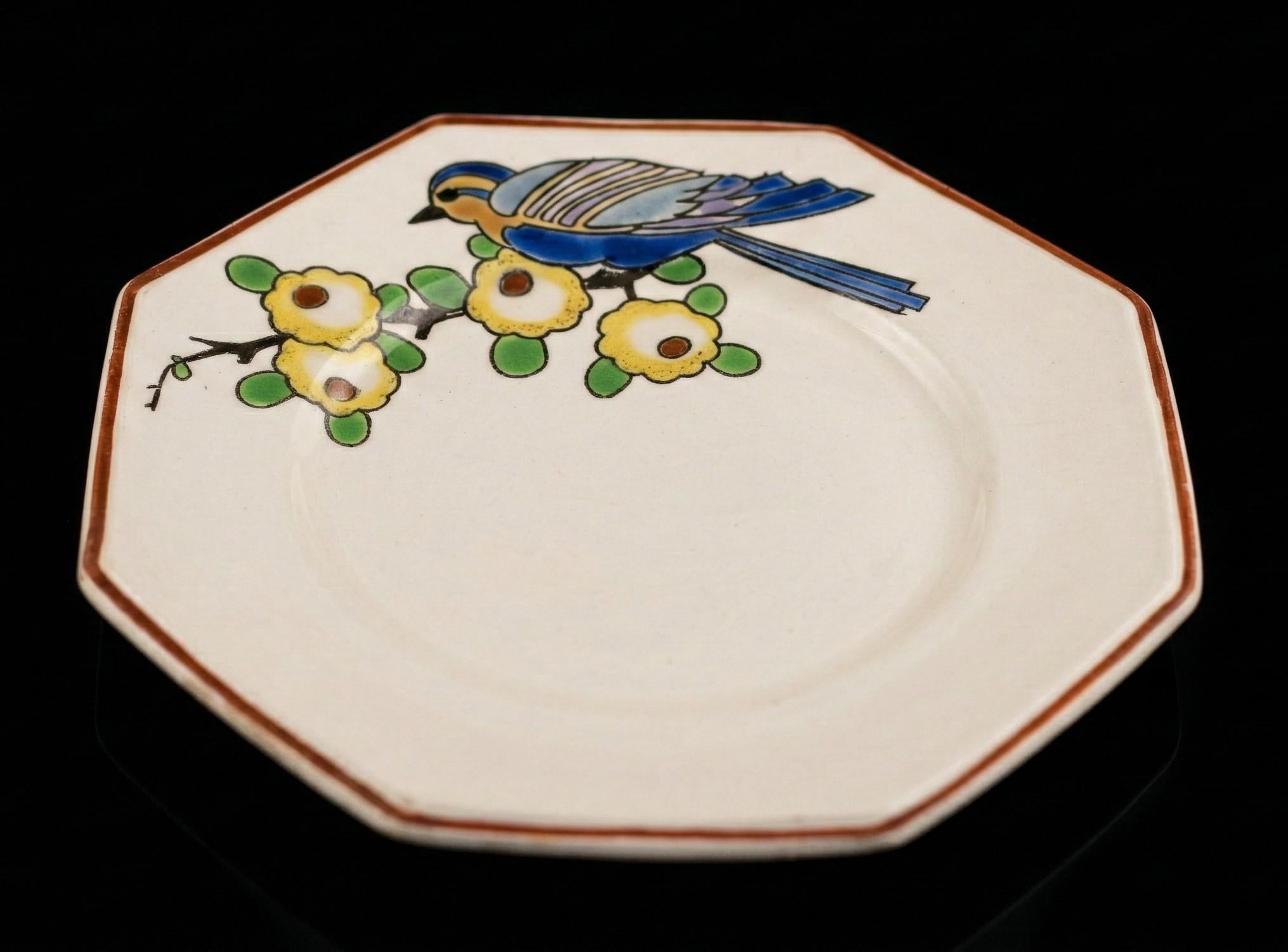 Assiette octogonale Longwy – Motif oiseau Art Déco
