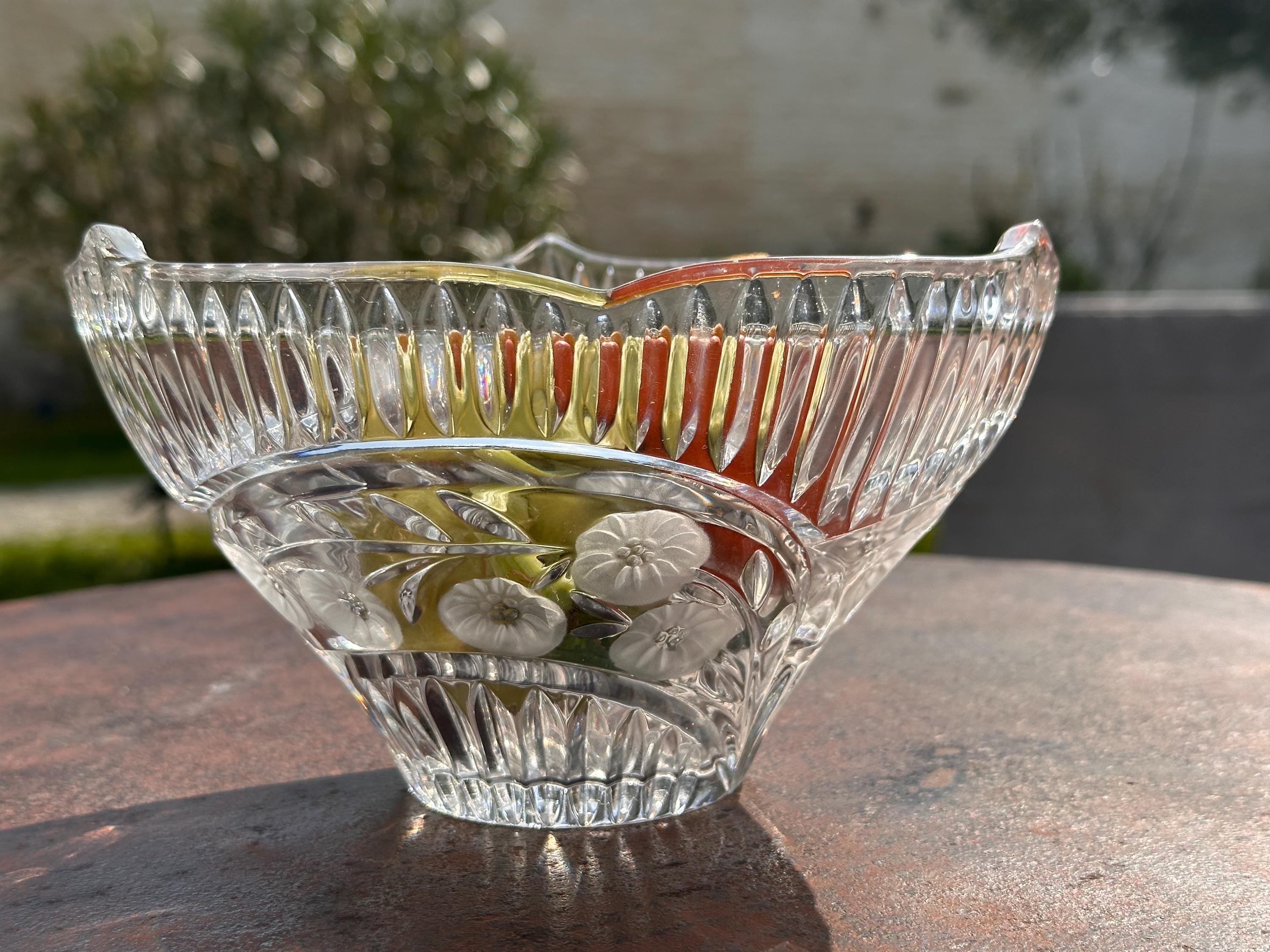 Old multi-lobed cut crystal salad bowl – Flower and foliage motifs
