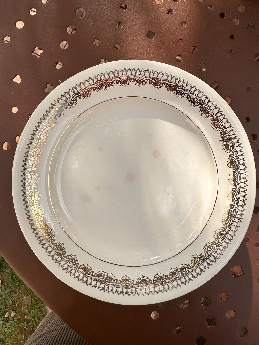 10 assiettes plates Villeroy & Boch – Frise dentelle dorée ancienne